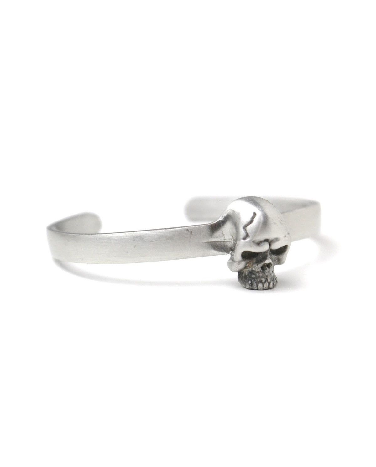 If Six Was Nine 2000S JAPANESE MADE SKULL EMBRACE BANGLE Size ONE SIZE - 1 Thumbnail