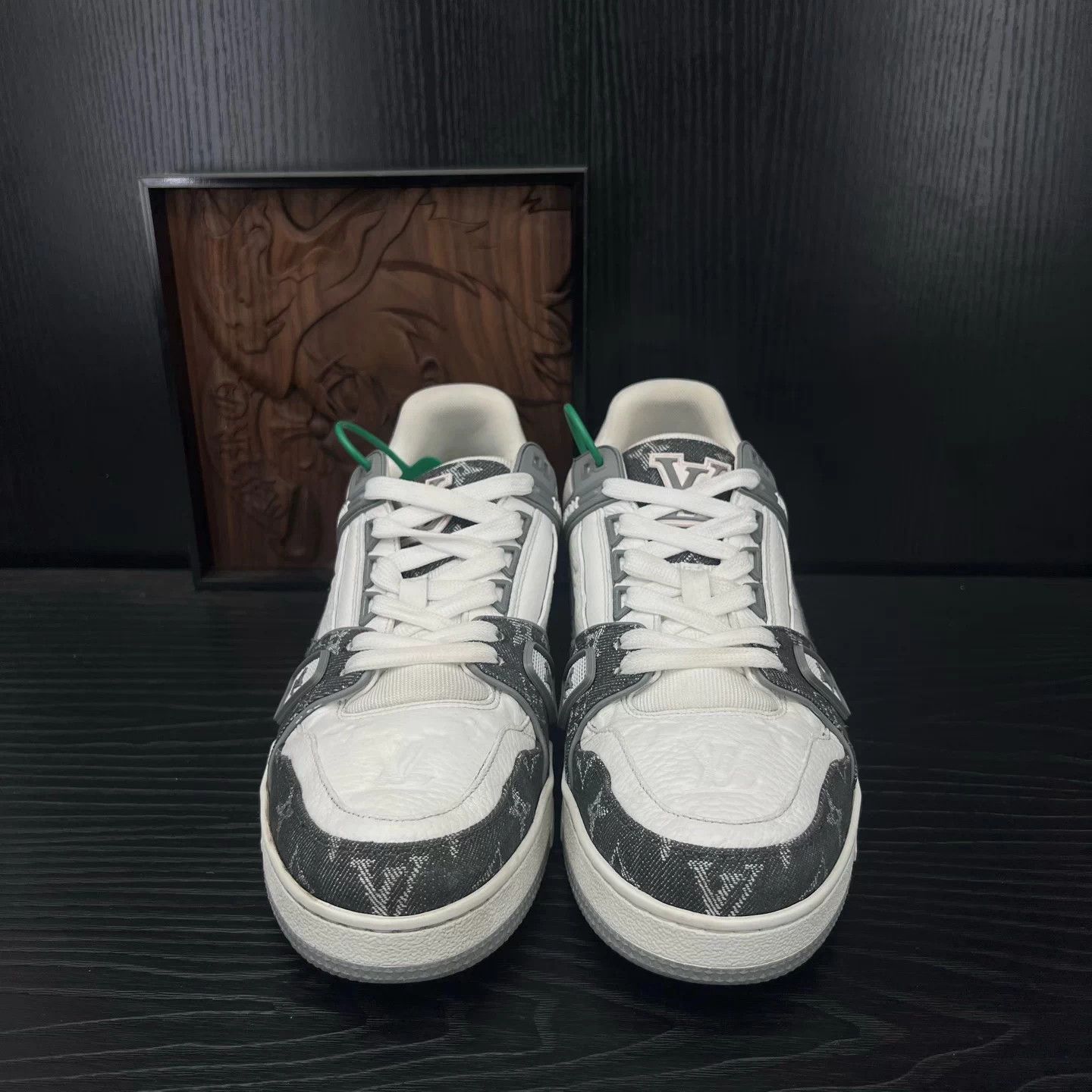 Louis Vuitton LV Trainer White and Gray 7/41 Size US 8 / EU 41 - 5 Thumbnail