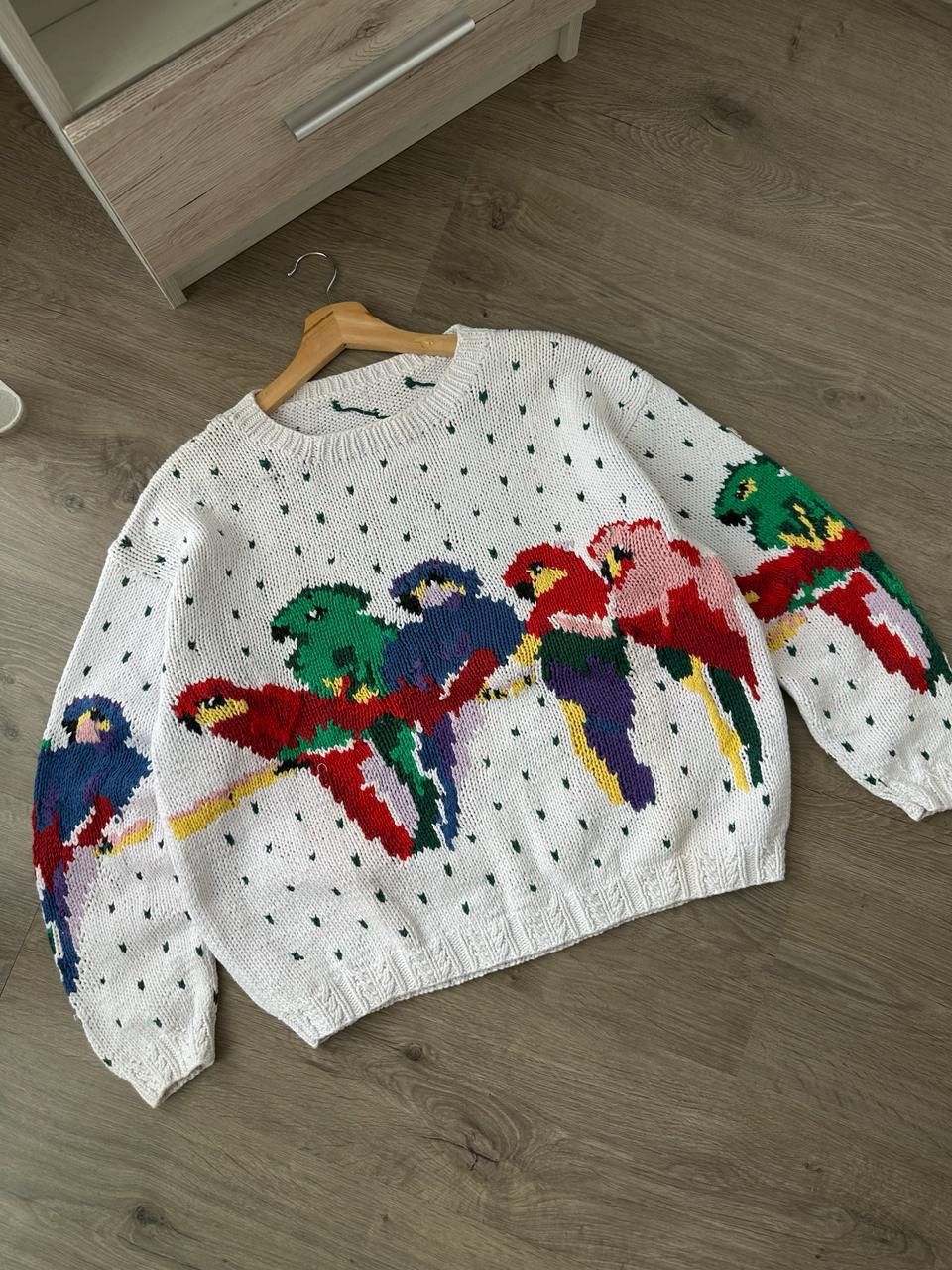 Handmade × Japanese Brand × Vintage Vintage Japanese Rare White Knit Parrot Handicrafts Sweater Size S / US 4 / IT 40 - 9 Thumbnail