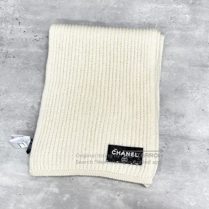Chanel Chanel Sequined letter cashmere scarf Size ONE SIZE - 2 Thumbnail