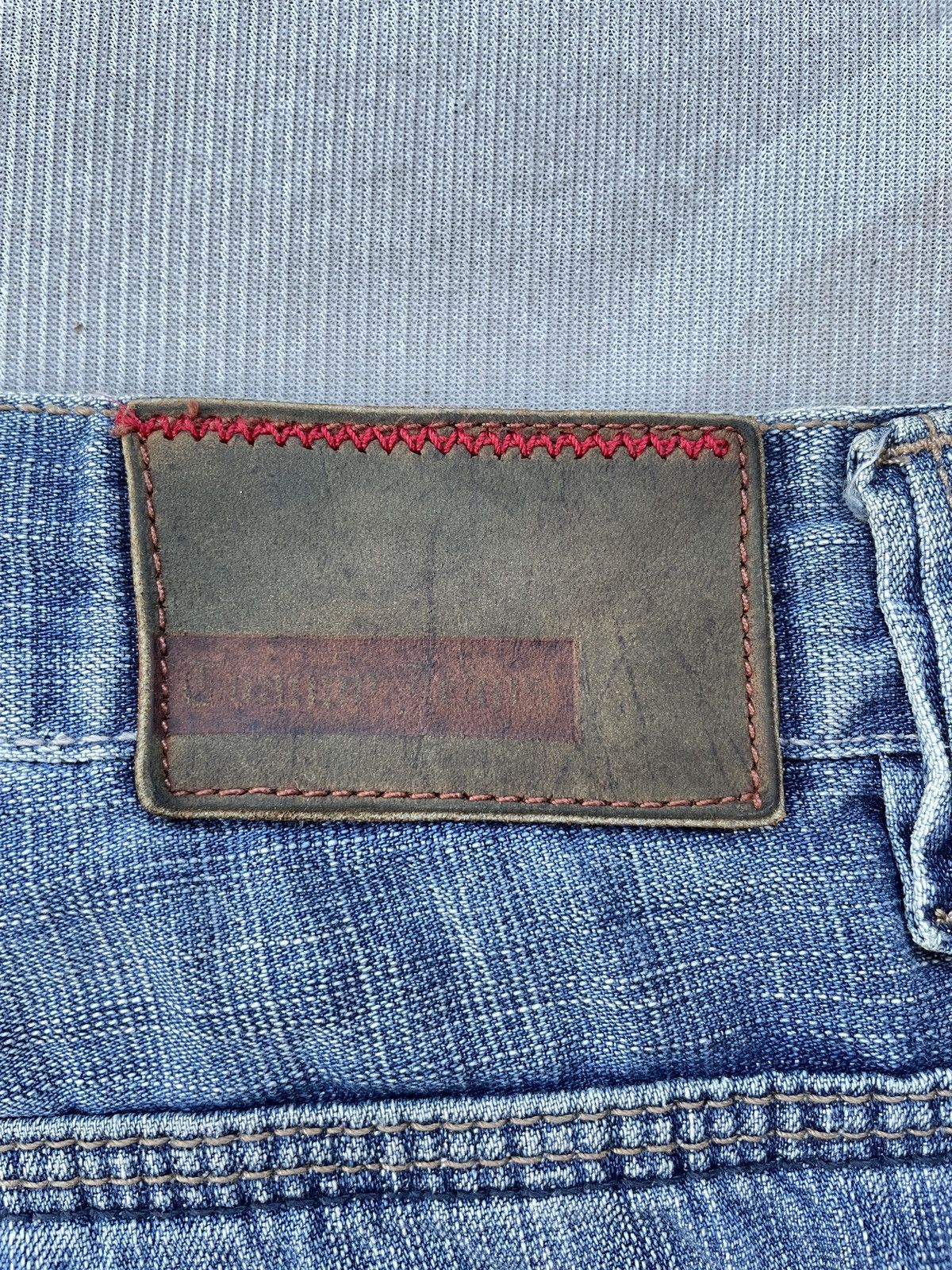 Tommy Hilfiger Tommy Hilfiger Relaxed Jeans (LG124) Size US 35 - 10 Thumbnail