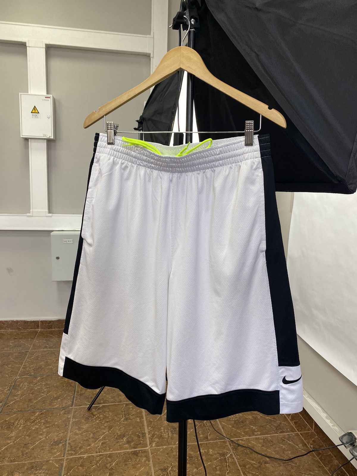Nike 🇺🇸🏀 Vintage 90s Nike Basketball shorts Y2K Size US 34 / EU 50 - 1 Thumbnail