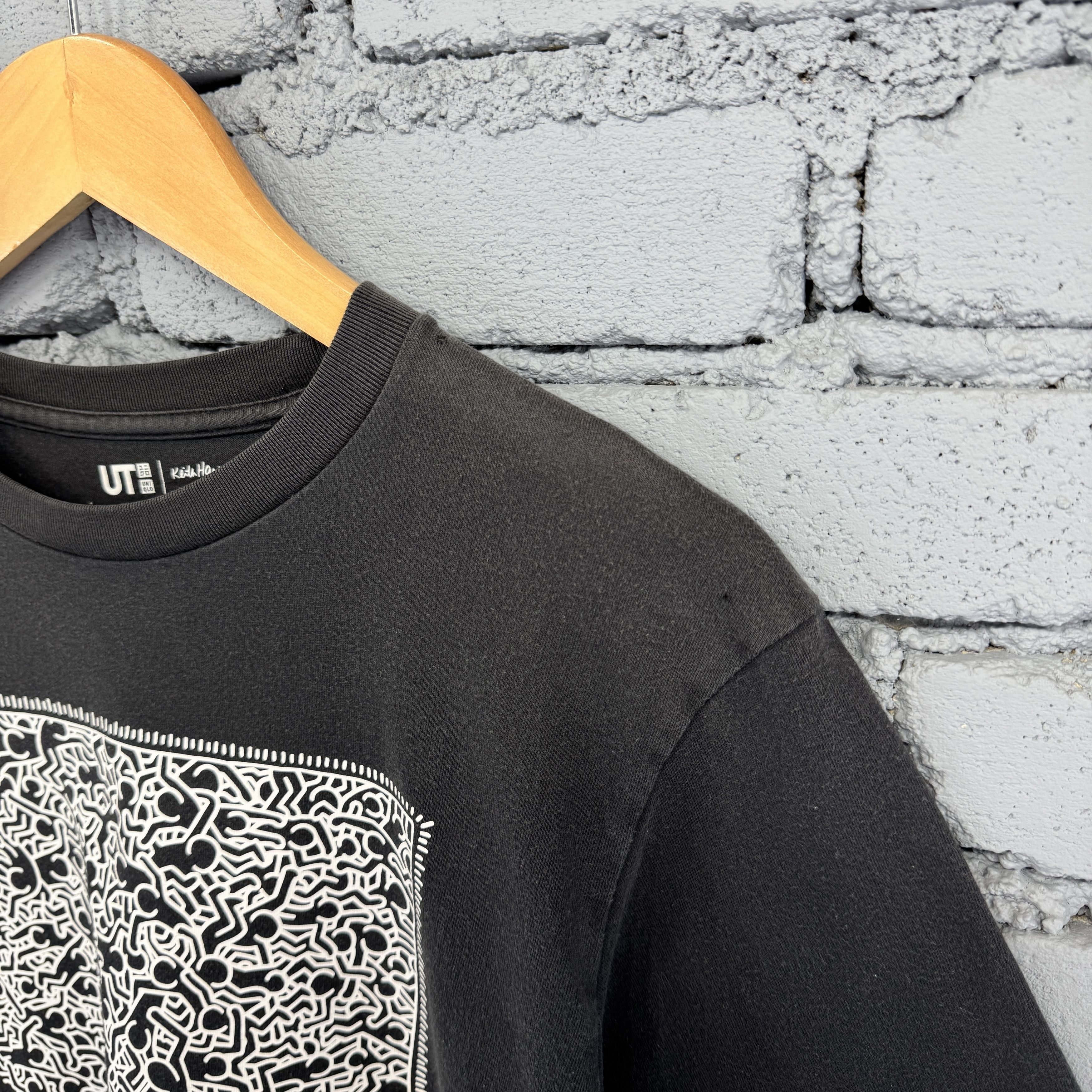 Keith Haring Uniqlo x Keith Haring Tee Abstract Designer Sunfaded T-Shirt Size US S / EU 44-46 / 1 - 6 Thumbnail