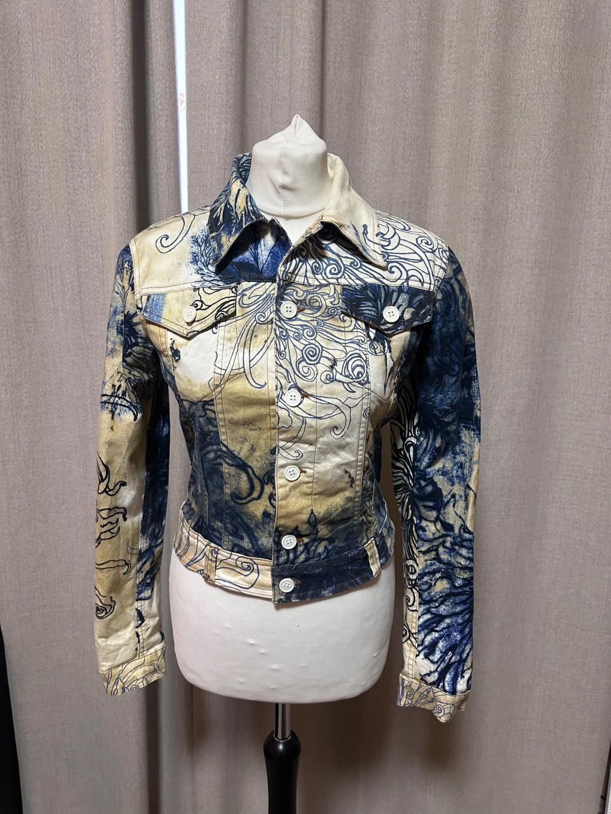 Just Cavalli 2000s Cavalli Chinese Ink Flowers Cropped Beige Jacket Sz XS Size XS / US 0-2 / IT 36-38 - 1 Thumbnail