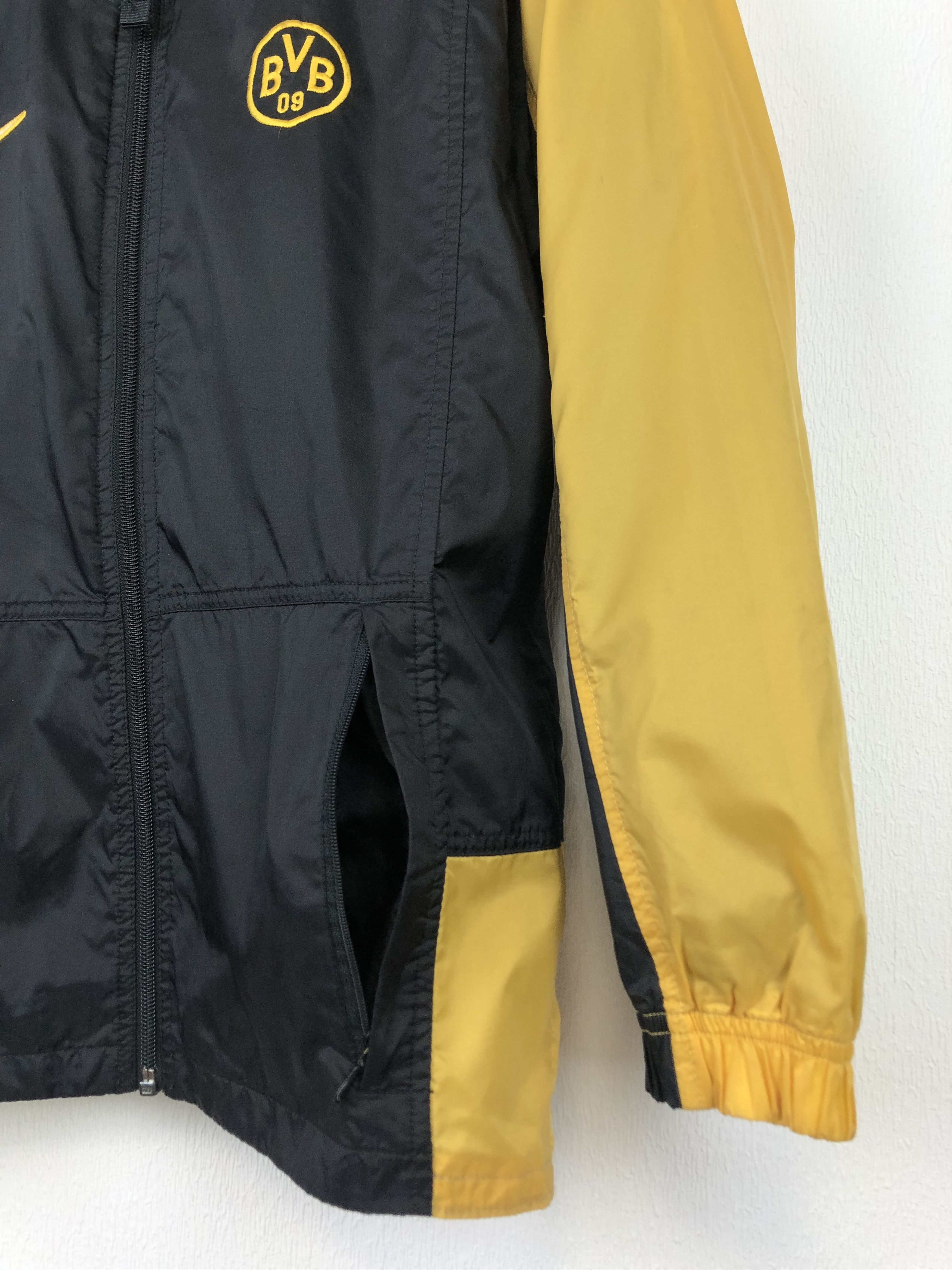 Nike Vintage Nike Borussia Dortmund Football Windbreaker Soccer Size US XXS / EU 40 - 11 Thumbnail