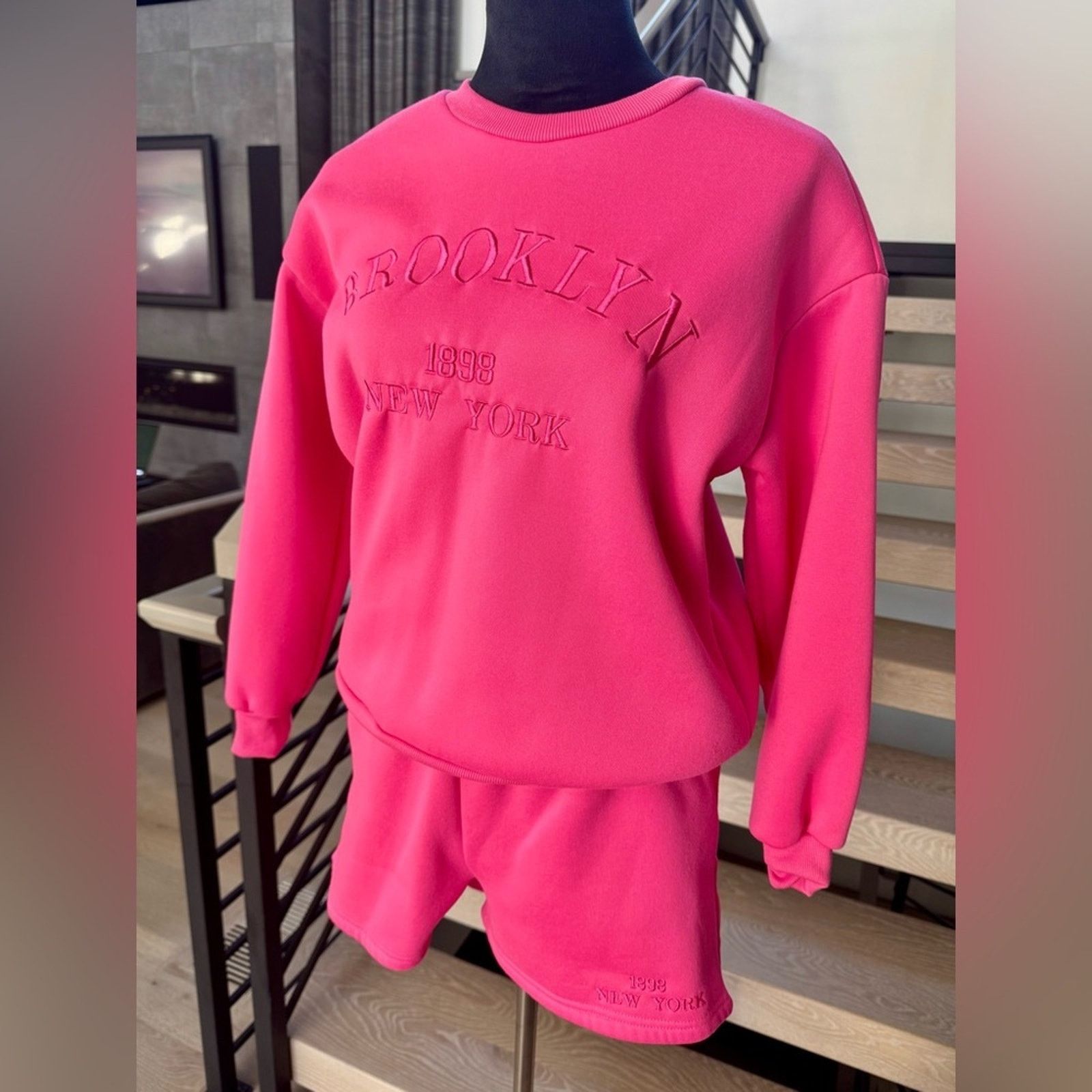 Other New Hot pink matching set with sweatshirt and shorts size S Size S / US 4 / IT 40 - 3 Thumbnail
