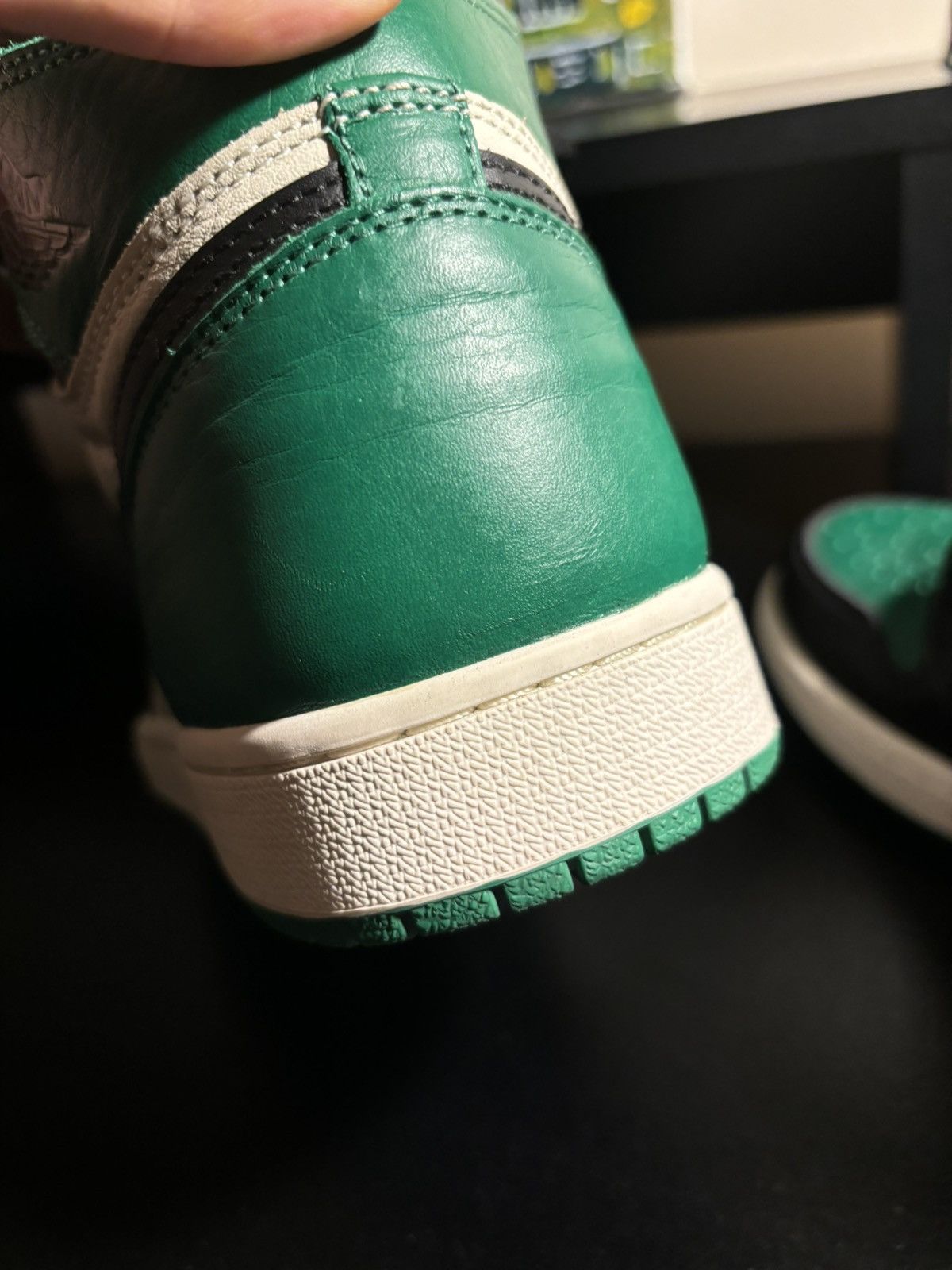Jordan Brand Air Jordan 1 Retro High OG Pine Green ‘18 (1.0) Size US 9 / EU 42 - 15 Thumbnail