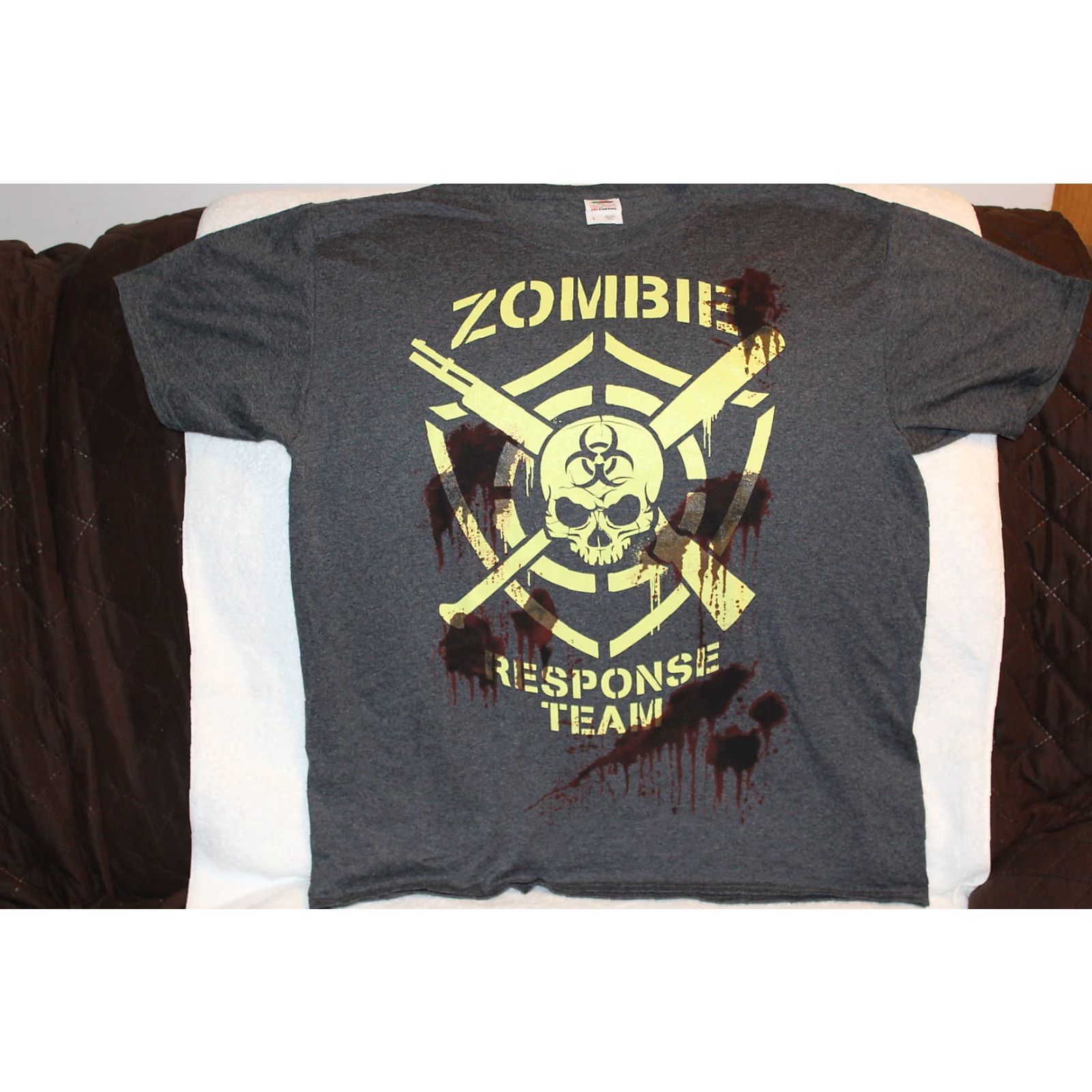 Vintage VINTAGE ZOMBIE RESPONSE TEAM SKULL BIOHAZARD T-SHIRT Size US M / EU 48-50 / 2 - 2 Thumbnail