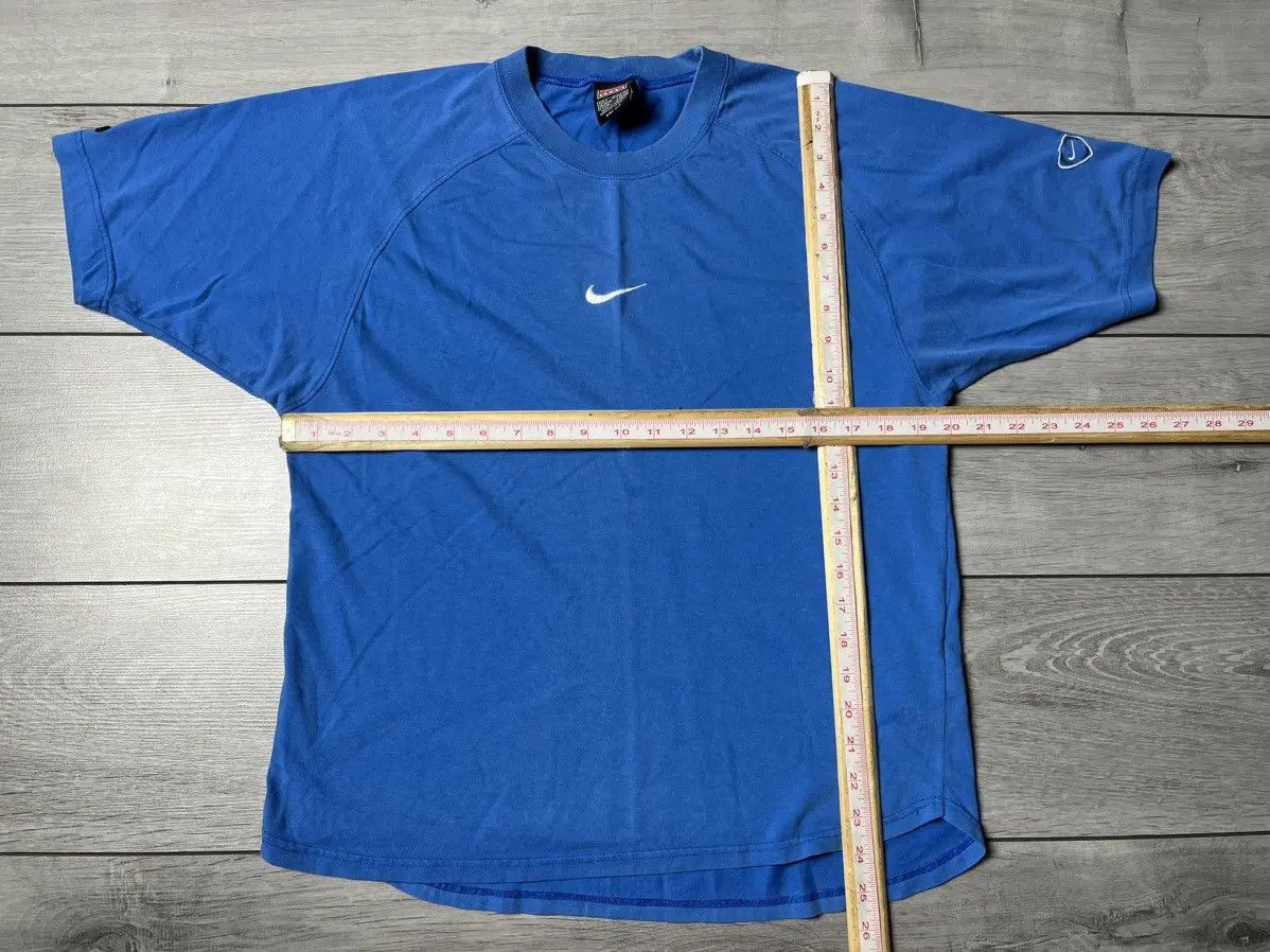 Nike Vintage Nike T-shirt middle swoosh 90s size Small Size US S / EU 44-46 / 1 - 5 Thumbnail