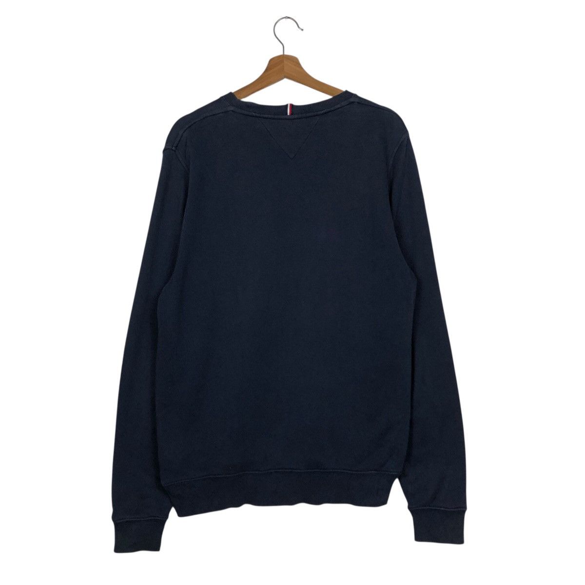 Japanese Brand Tommy Hilfiger Embroidered Flag Stripe Crewneck – Navy Size US M / EU 48-50 / 2 - 9 Thumbnail