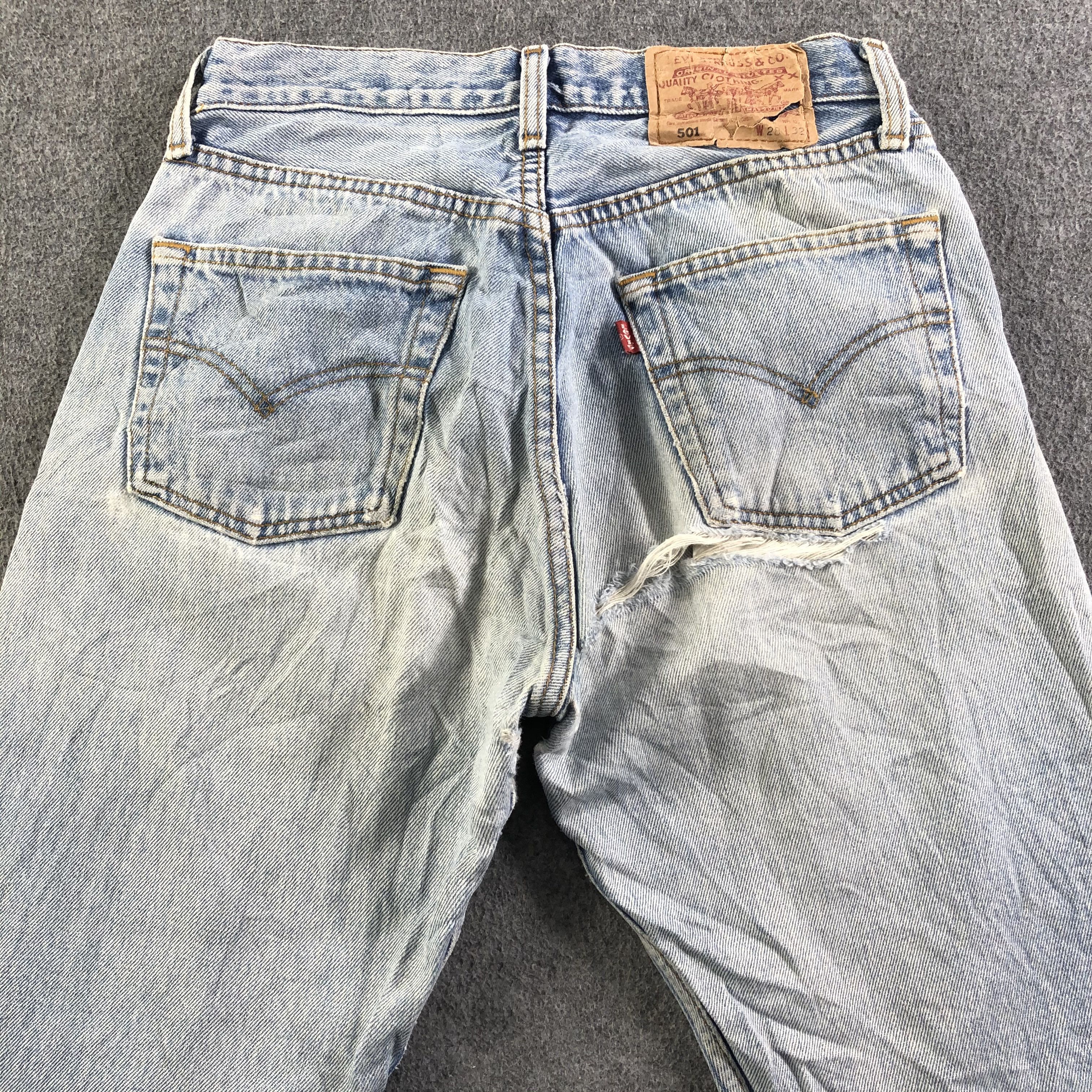 Levi's 90s Vintage Light Wash Levis 501 Jeans-J3881 Size US 27 - 4 Thumbnail