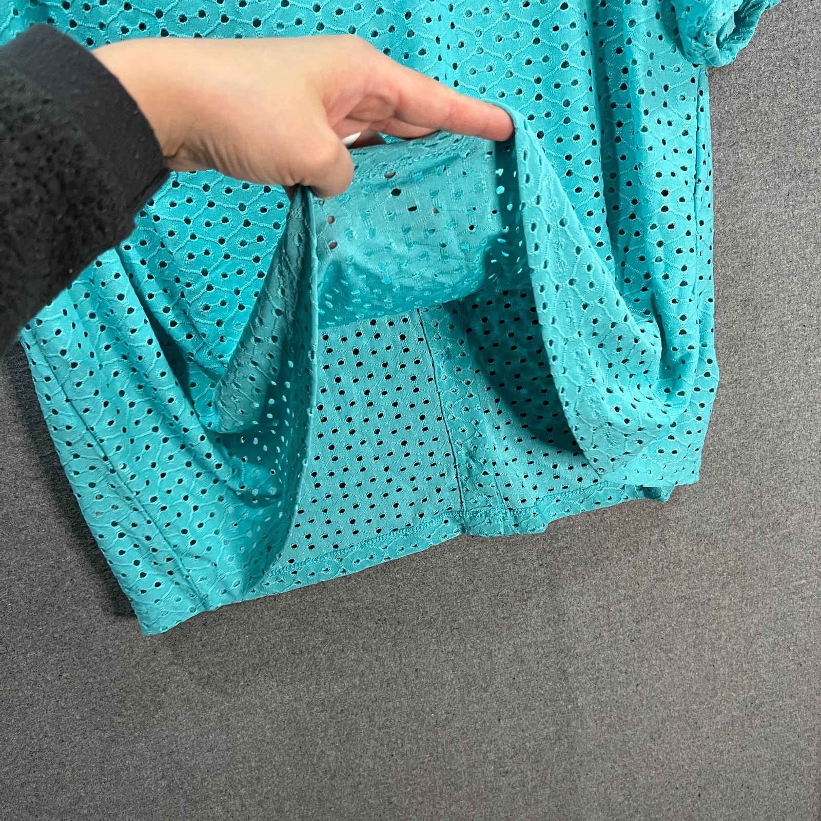 Other Susan Graver Eyelet Knit Button-Front Top with Blouson T Size L / US 10 / IT 46 - 10 Thumbnail