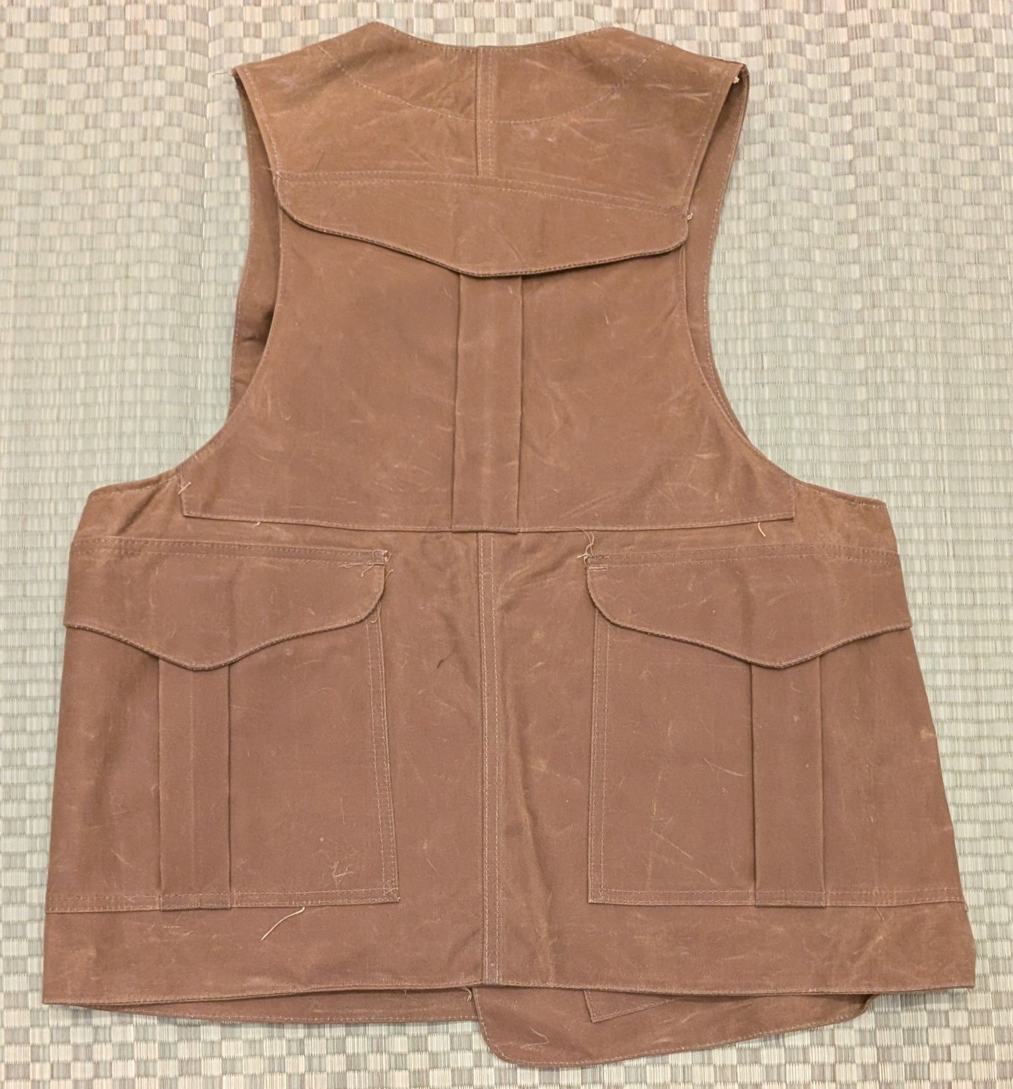 Filson RARE SAMPLE Filson 032 Waxed Half Moon Hunting Vest Size US L / EU 52-54 / 3 - 2 Thumbnail