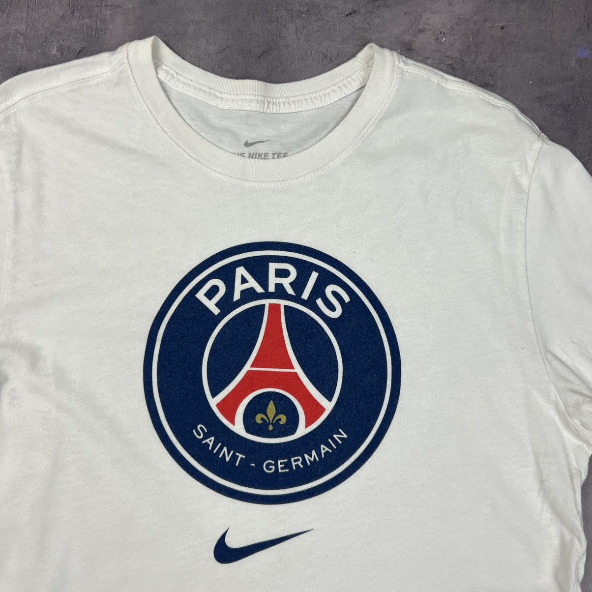 Nike Rare! Paris Saint Germain Nike PSG Big Logo Soccer Tee Size US M / EU 48-50 / 2 - 4 Thumbnail