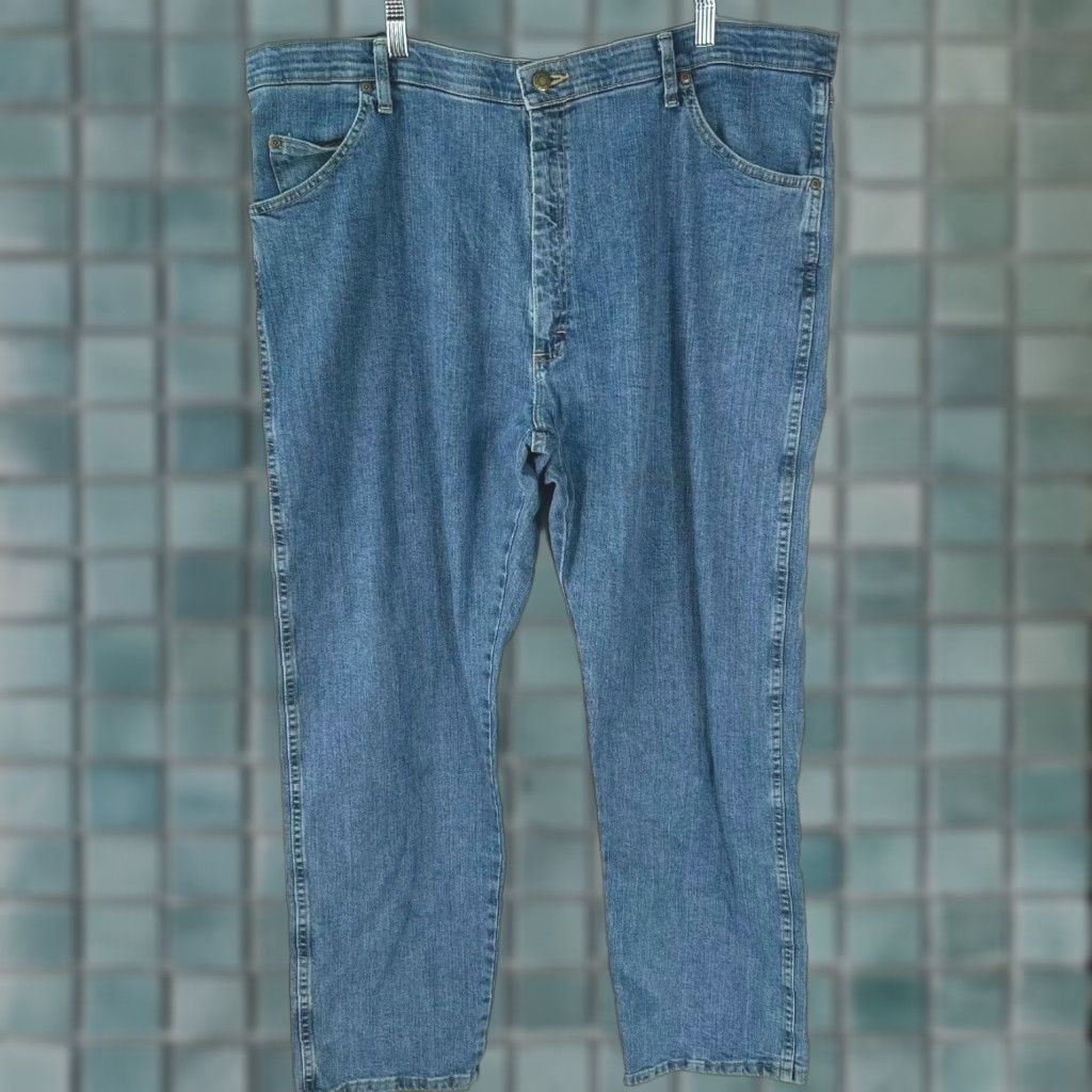 Wrangler Wrangler Jeans Mens Rugged Wear Straight Mid Rise Casual Blue Denim Size 42 Inseam 30 Size US 42 / EU 58 - 1 Thumbnail