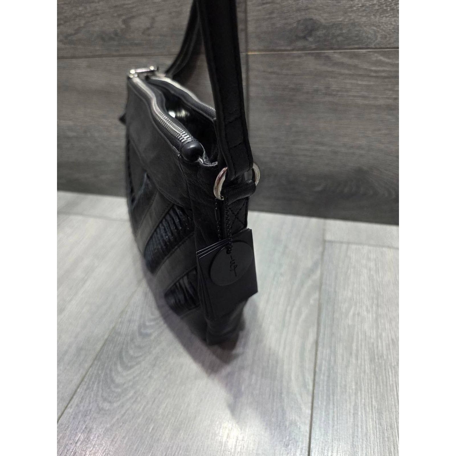 & Other Stories Day & Mood Fonda Small Crossbody Bag Black Leather B000468 Size ONE SIZE - 5 Thumbnail