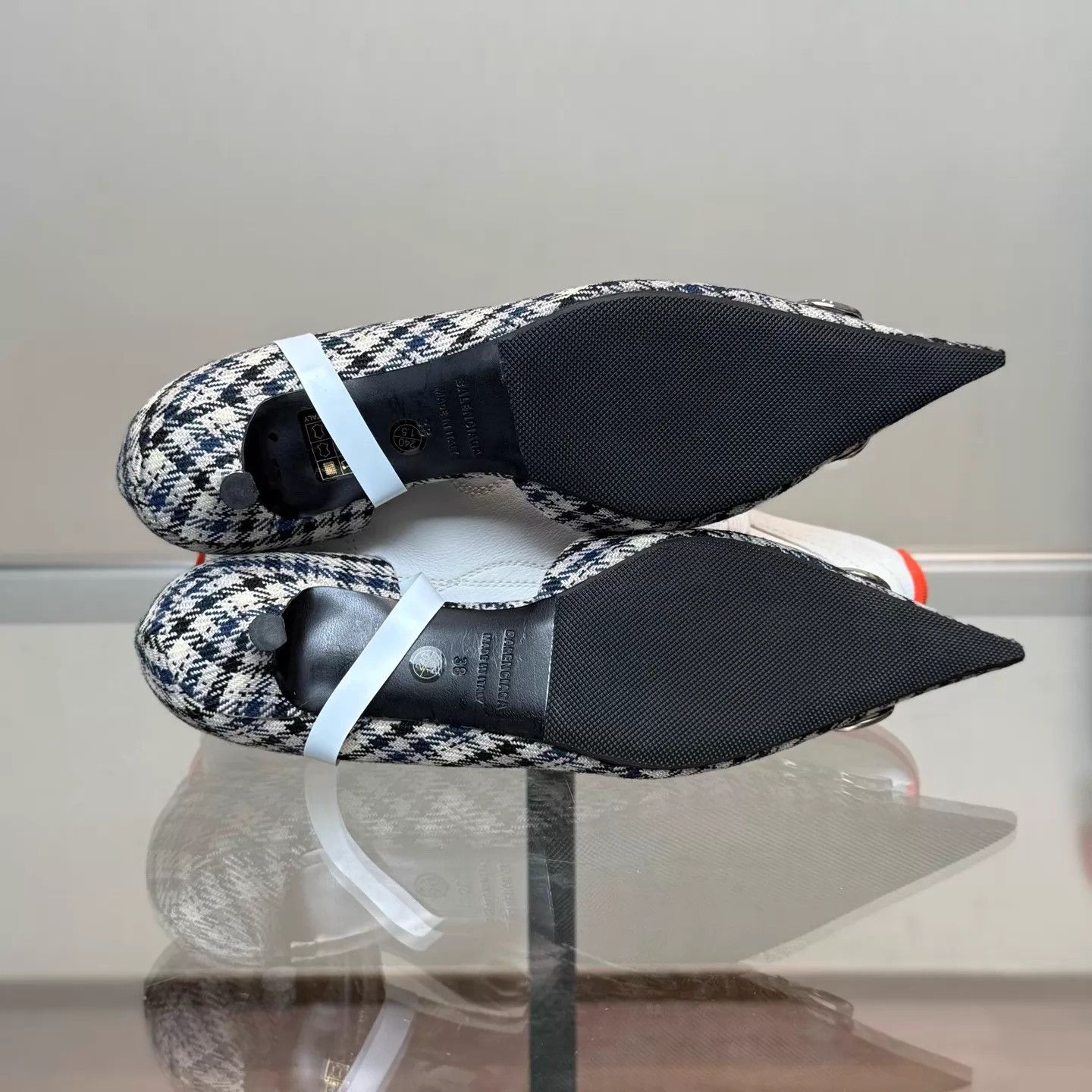Balenciaga Balenciaga BB Check Pointed Toe High Heels 38 98 Size US 7.5 / IT 37.5 - 7 Thumbnail