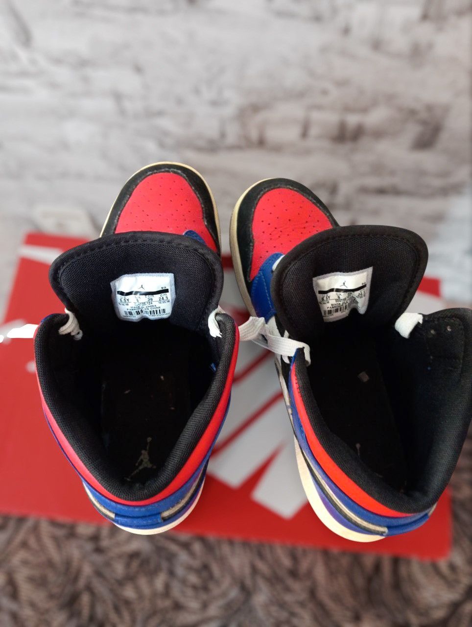 Jordan Brand × Nike Air Jordan 1 Retro High Black Toe size UK 6 EU 39 Size US 6 / EU 39 - 5 Thumbnail