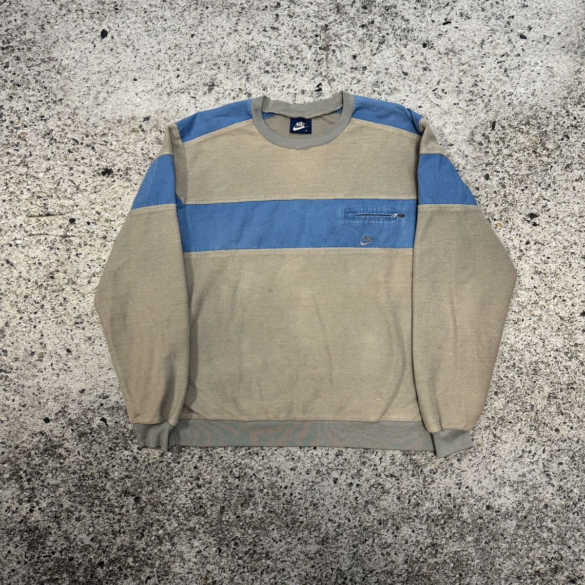 Nike 80s Nike Thrashed Faded Distressed Sweatshirt Size US XL / EU 56 / 4 - 1 Thumbnail