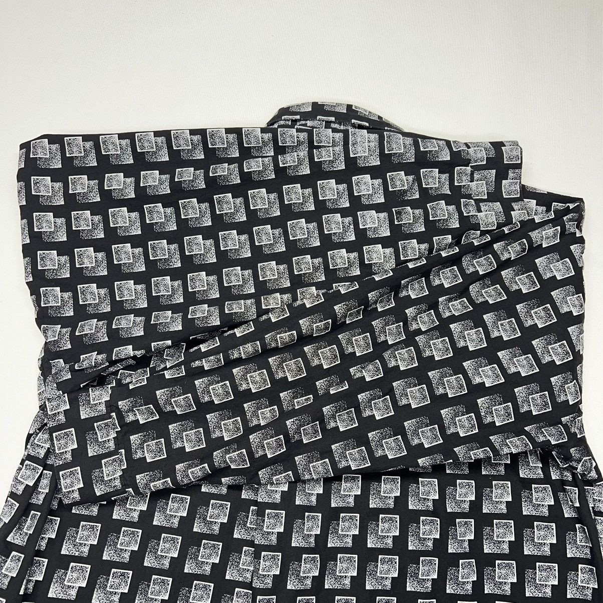 Vintage Vincente Nesi Button Up Shirt Black Print Geometric Squares Size US L / EU 52-54 / 3 - 14 Thumbnail