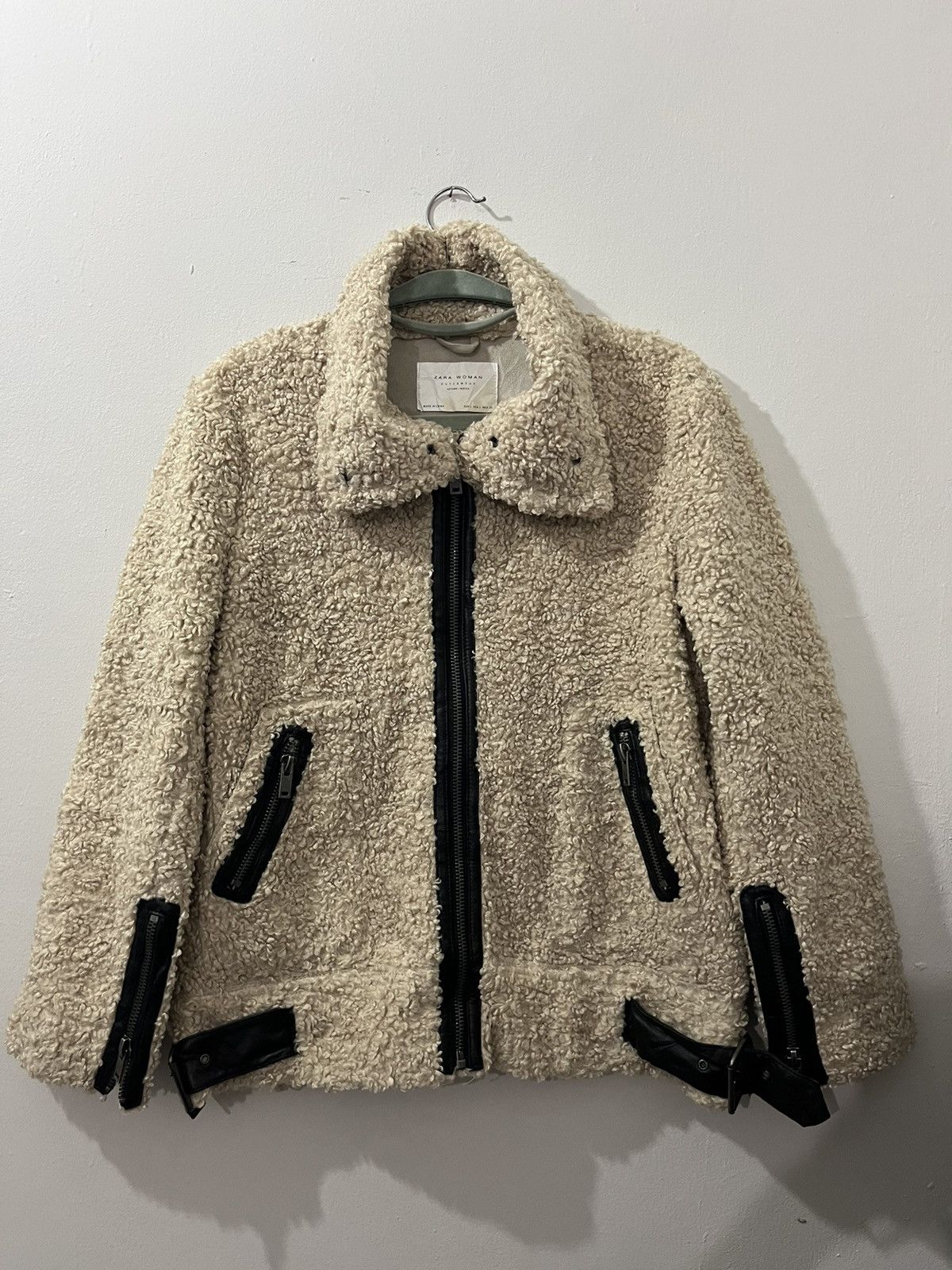 Zara 🔥Zara🔥 Woman Deep Pile Beige Heavy Jackets Size L / US 10 / IT 46 - 1 Thumbnail