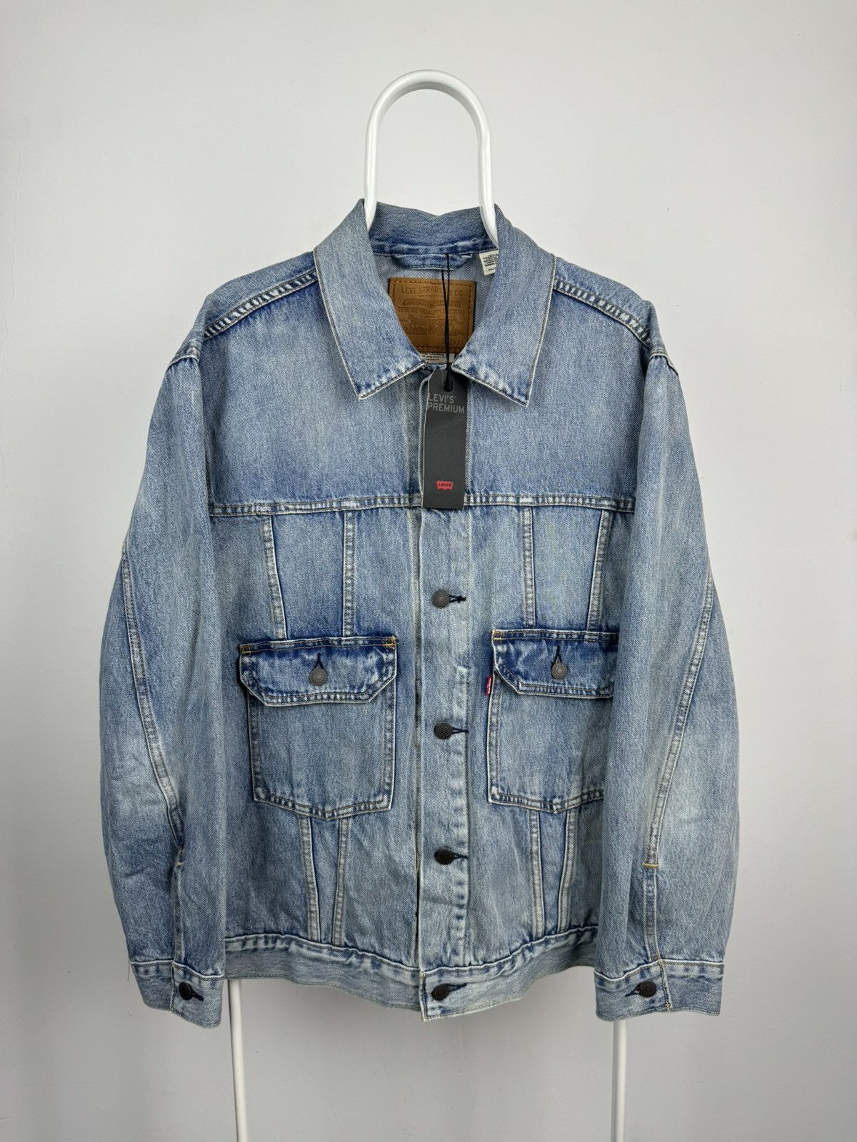 Levi's Levi’s Premium Iconic Original Trucker Jacket Washed Blue Size US XXL / EU 58 / 5 - 1 Thumbnail