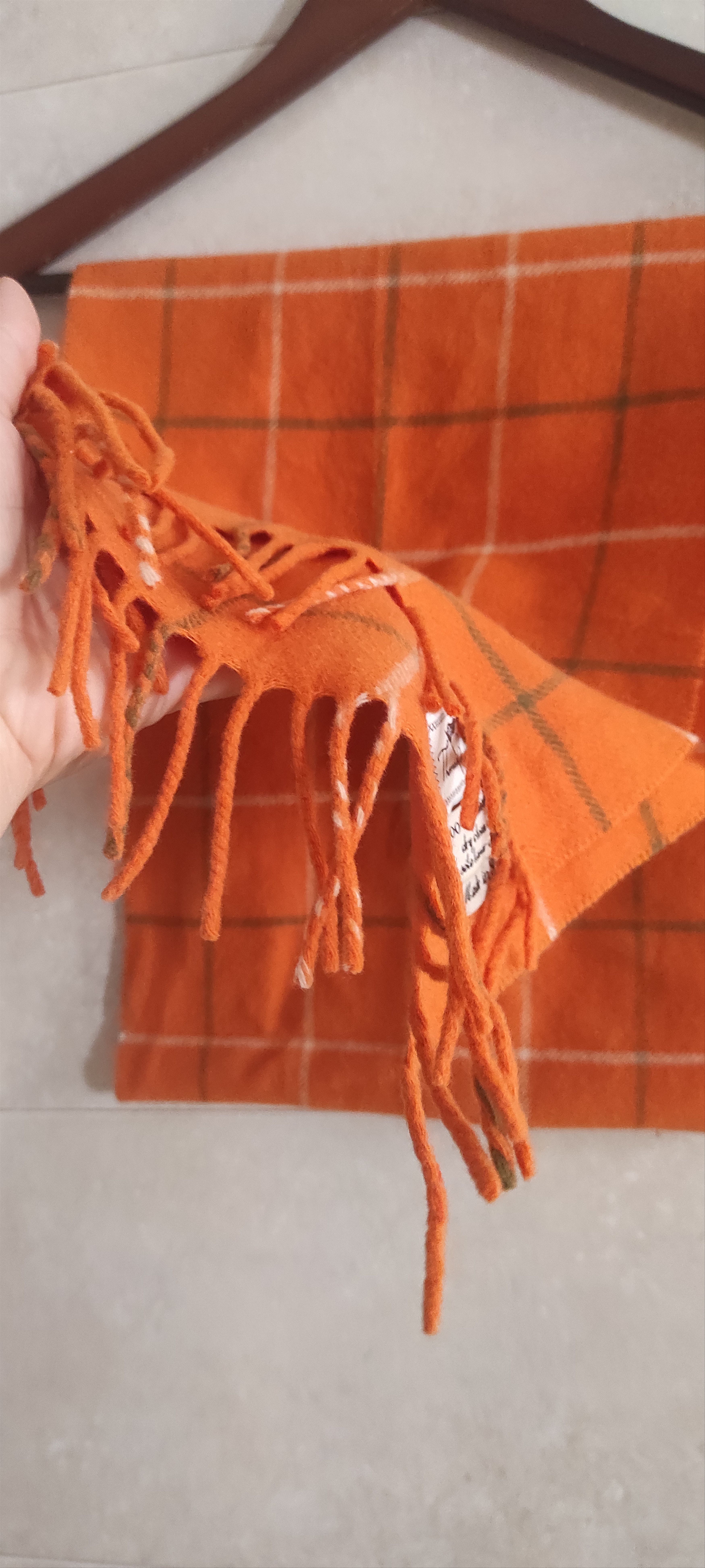 Burberry Thomas Burberry Scarf Luxury Classic LambsWool Made in Spain Size ONE SIZE - 8 Thumbnail