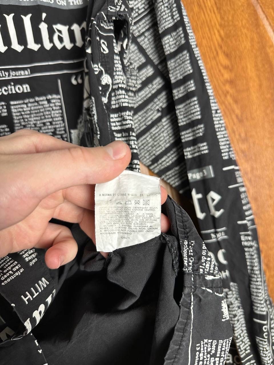 John Galliano JOHN GALLIANO NEWSPAPER PRINT LONG SLEEVES SHIRT Size M Size US M / EU 48-50 / 2 - 13 Thumbnail