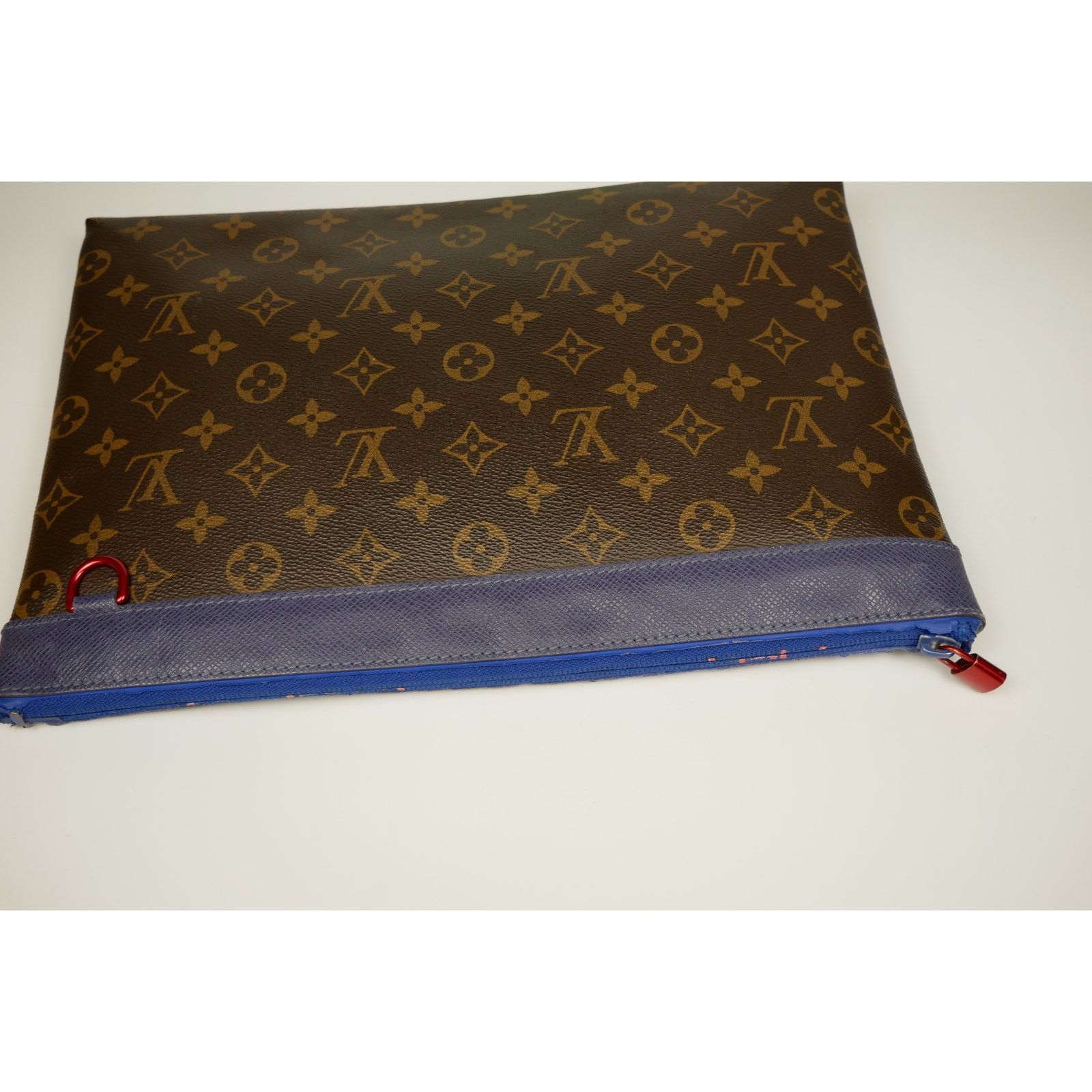 Louis Vuitton Limited Edition Monogram Pochette Apollo Clutch Size ONE SIZE - 5 Thumbnail