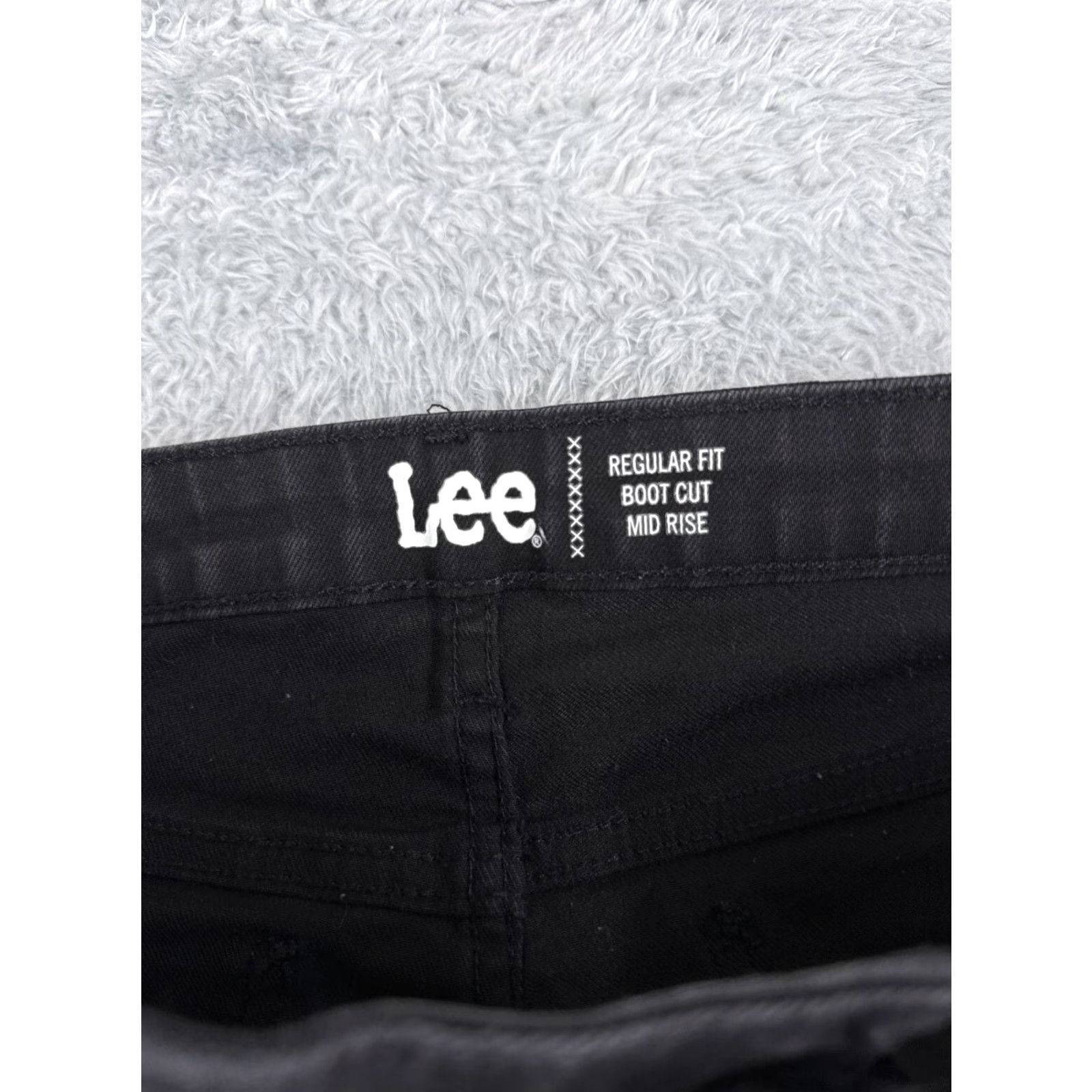 Lee Lee Jeans Women 12P Black Denim Bootcut Regular Mid Rise 31x28 Cotton Blend 5-Pocket Zipper Slimming Classic Lee Slender Secret Mens? Size 34" / US 12 / IT 48 - 6 Thumbnail