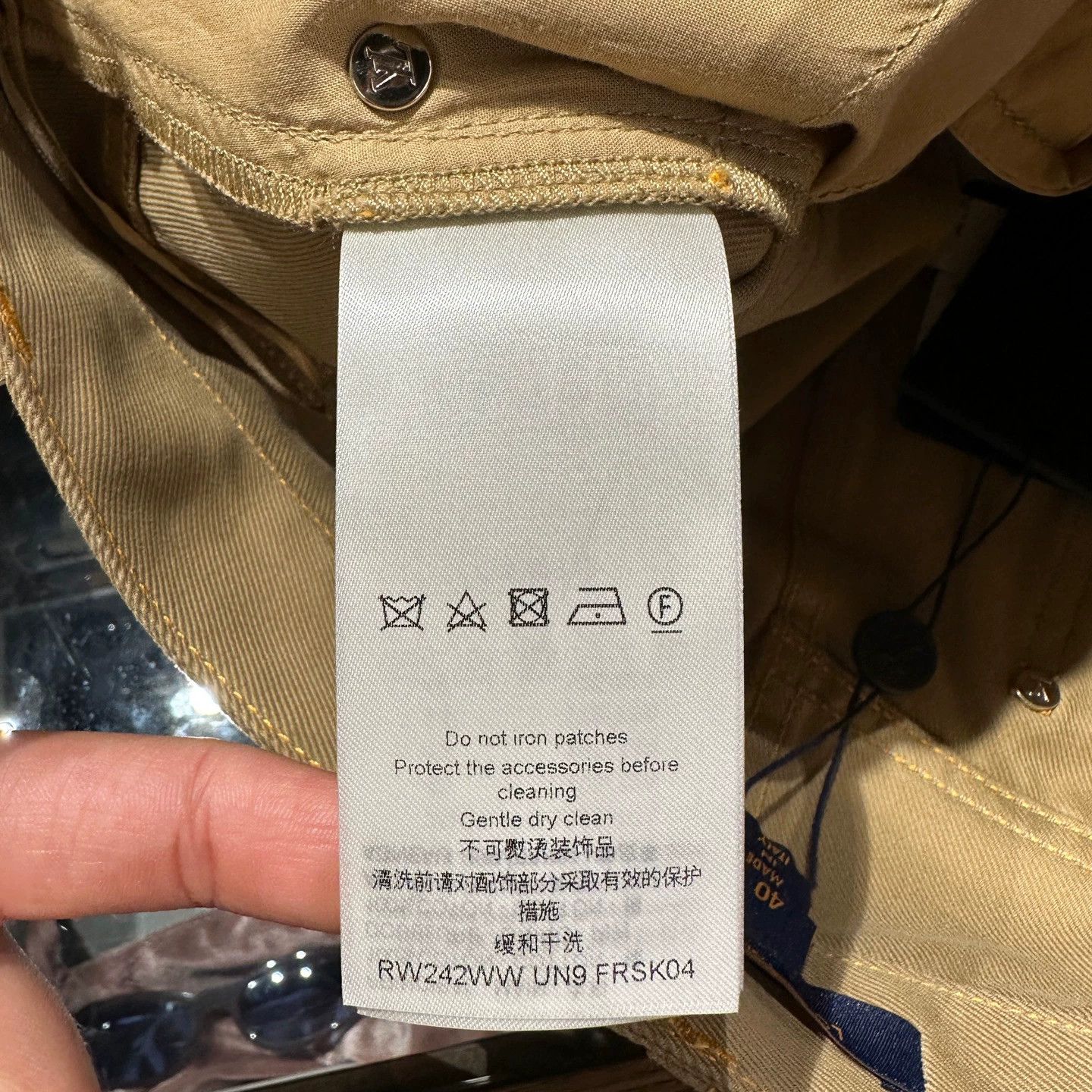 Louis Vuitton Louis Vuitton may596 khaki logo cotton shorts Size 28" / US 6 / IT 42 - 7 Thumbnail