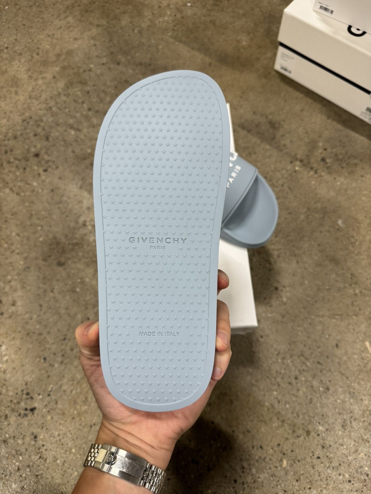 Givenchy Givenchy Rubber Pool Slides NEW 475$ Size US 10 / EU 43 - 4 Thumbnail