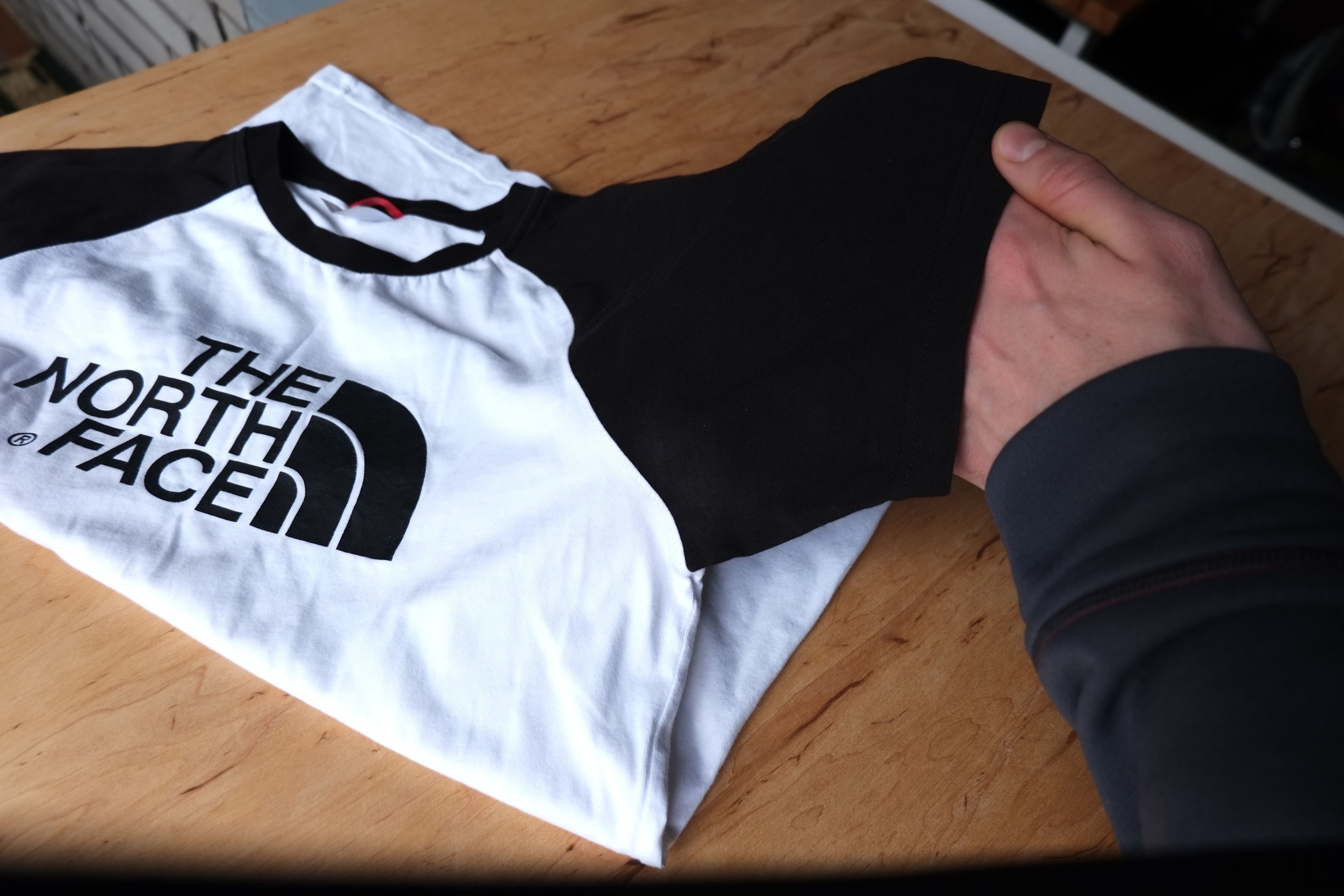 The North Face The North Face Big Logo Black/White Tshirt Size S vintage Size US S / EU 44-46 / 1 - 19 Thumbnail