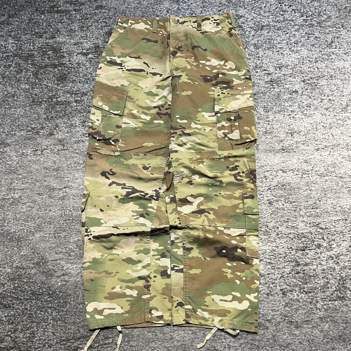 Vintage Vintage Military Camo Baggy Skater Y2K Cargo Pants 34x32 Size US 34 / EU 50 - 1 Thumbnail