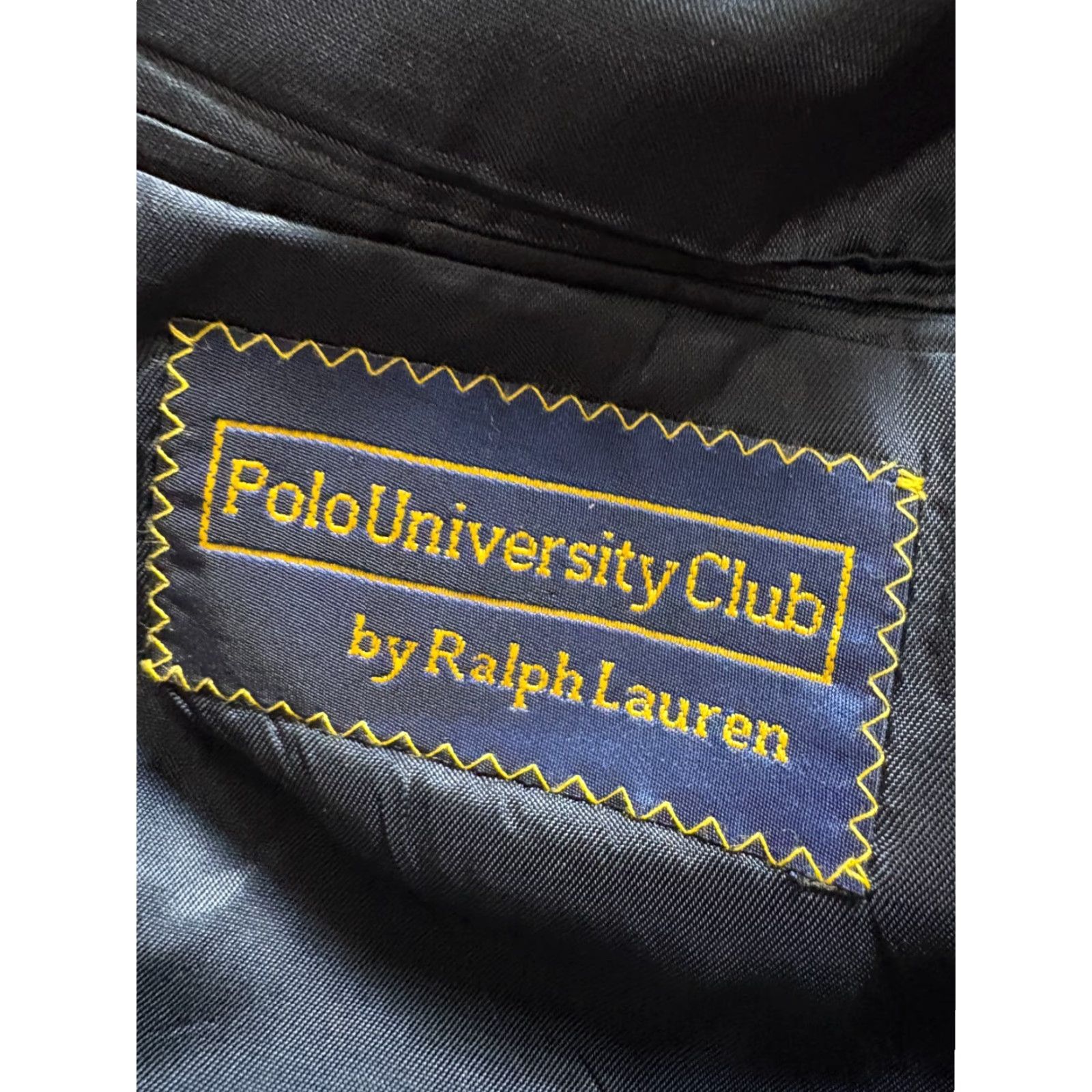 Ralph Lauren VINTAGE Ralph Lauren Polo University Club Wool Blazer Men 43 Navy Blue Two-Button Gold Buttons Blazer Men Regular Fit Notch Lapel Cardigan? Size US XL / EU 56 / 4 - 5 Thumbnail