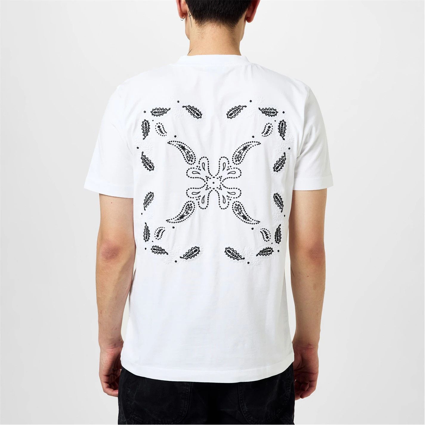 Off-White o1g2r1mq0226 Bandana Arrow T-Shirt In White Size US S / EU 44-46 / 1 - 4 Thumbnail