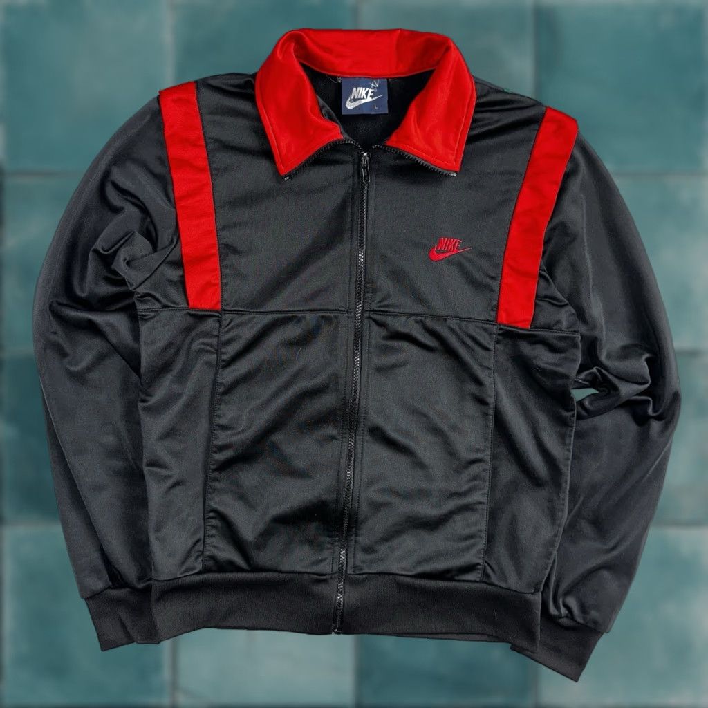 Nike VINTAGE Nike 1985 Air Jordan Jacket Bred Chicago L Black Red Poly Zip Track jacket Mens Size US L / EU 52-54 / 3 - 1 Thumbnail