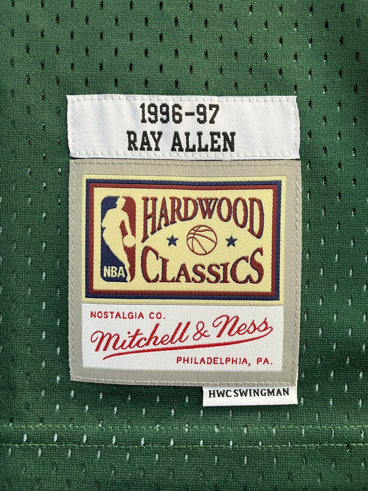 Mitchell & Ness Ray Allen Milwaukee Bucks Mitchell & Ness Jersey Size US XXL / EU 58 / 5 - 2 Thumbnail