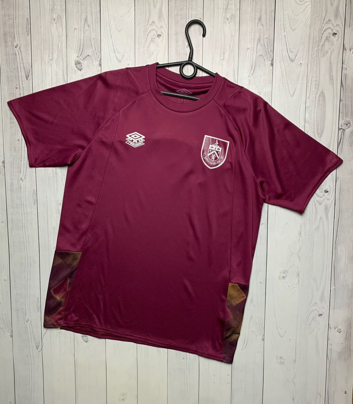 Umbro × Vintage Vintage Umbro Pro Training Burnley soccer jersey size L Size US L / EU 52-54 / 3 - 1 Thumbnail