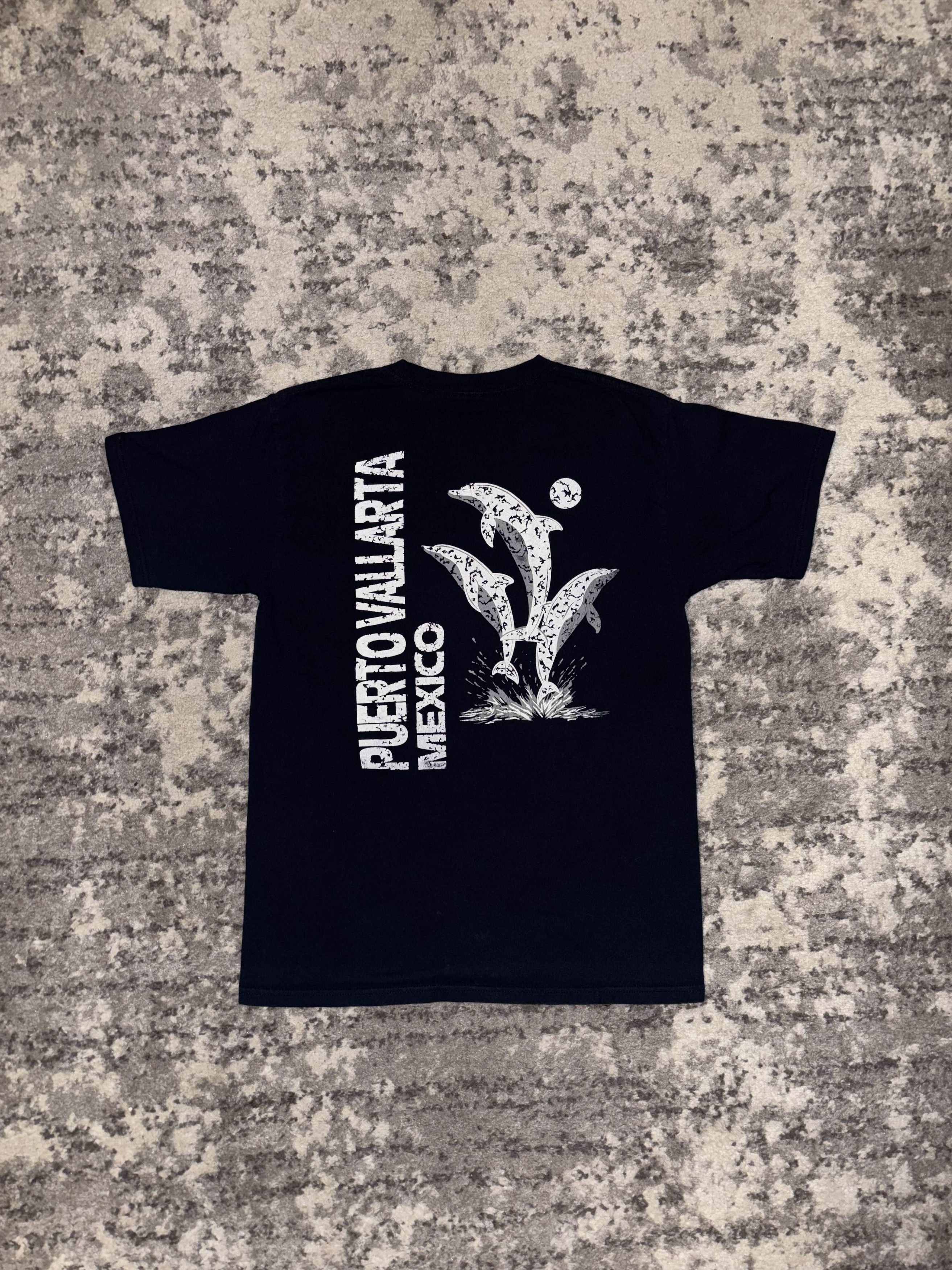 Vintage Vintage Puerto Vallarta Mexico Dolphin Shirt Size US S / EU 44-46 / 1 - 1 Thumbnail