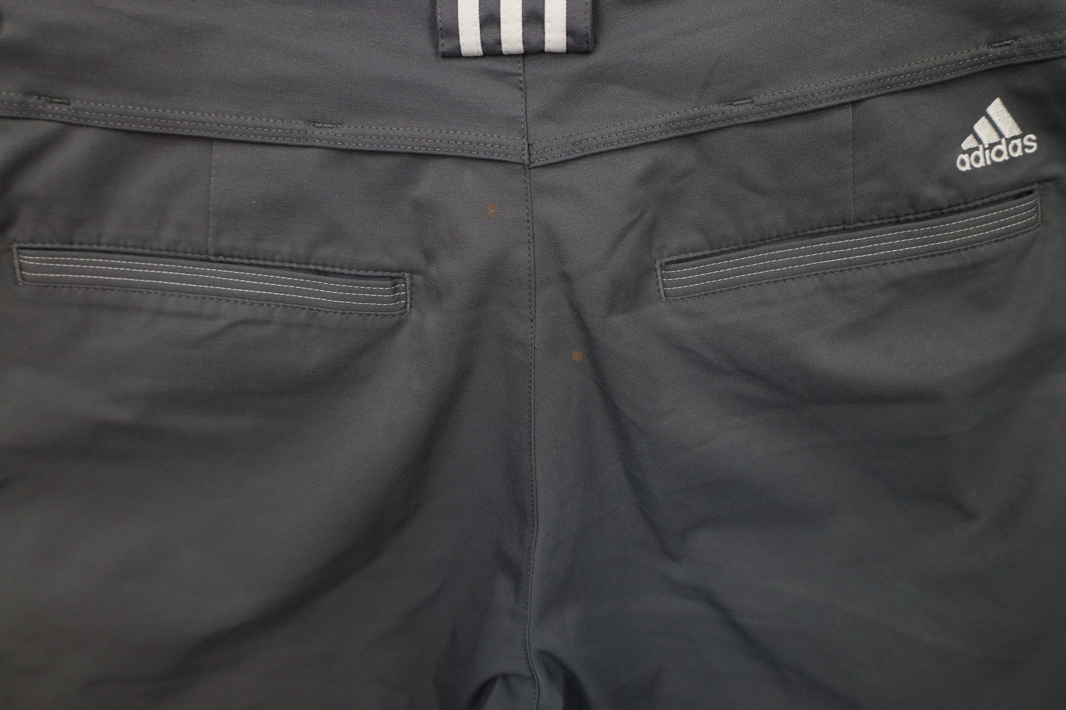 Adidas × Vintage Adidas Golf Spell Out Vented Tech Golfing Chino Shorts Gray Size US 30 / EU 46 - 14 Thumbnail