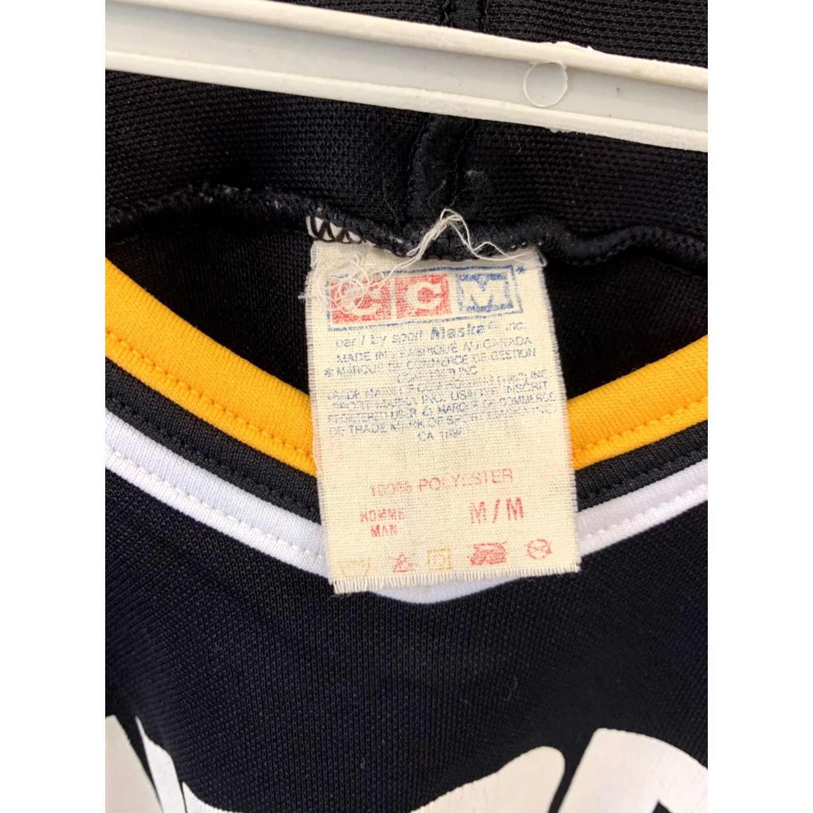 Vintage VINTAGE CCM Maska Sudden Death Movie Promo Hockey Jersey Mens M Black 1995 Film Promotional Mens Shirt Size US M / EU 48-50 / 2 - 3 Thumbnail