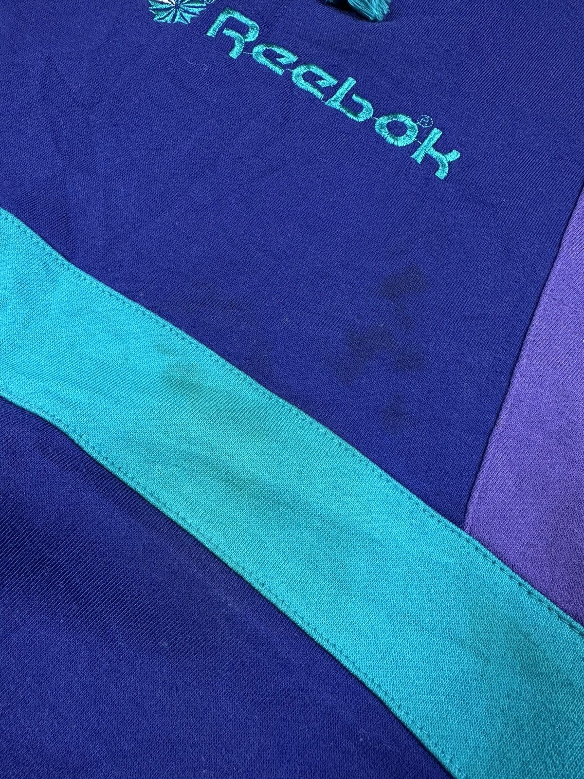 Reebok × Vintage Rare Vintage Reebok Central Logo Hoodie Size US L / EU 52-54 / 3 - 6 Thumbnail