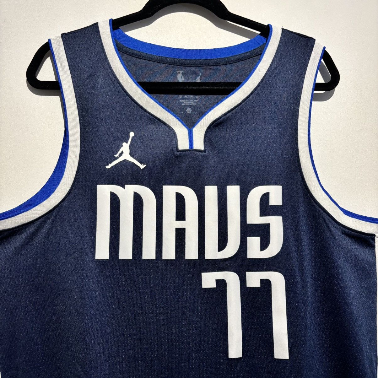 Jordan Brand Luka Doncic Dallas Mavericks NBA Jersey Swingman Jordan Size US XL / EU 56 / 4 - 2 Thumbnail