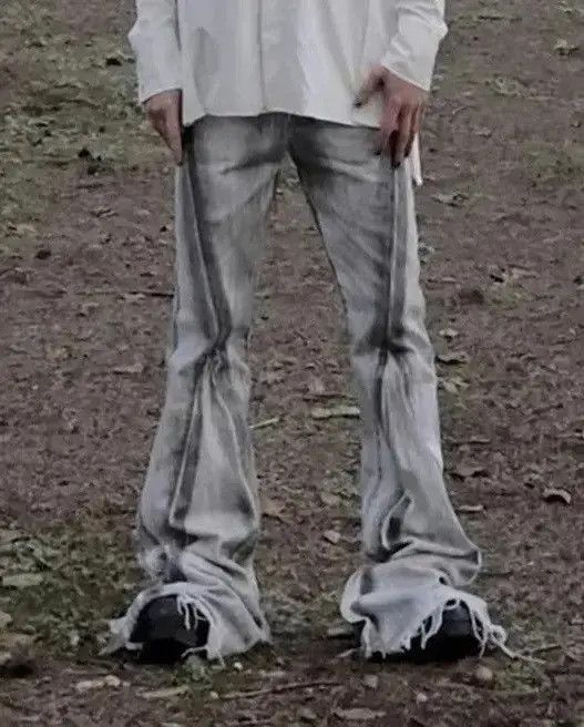 Japanese Brand Y2k Streetwear Dirty Gradient Baggy White Jean Size US 32 / EU 48 - 1 Thumbnail