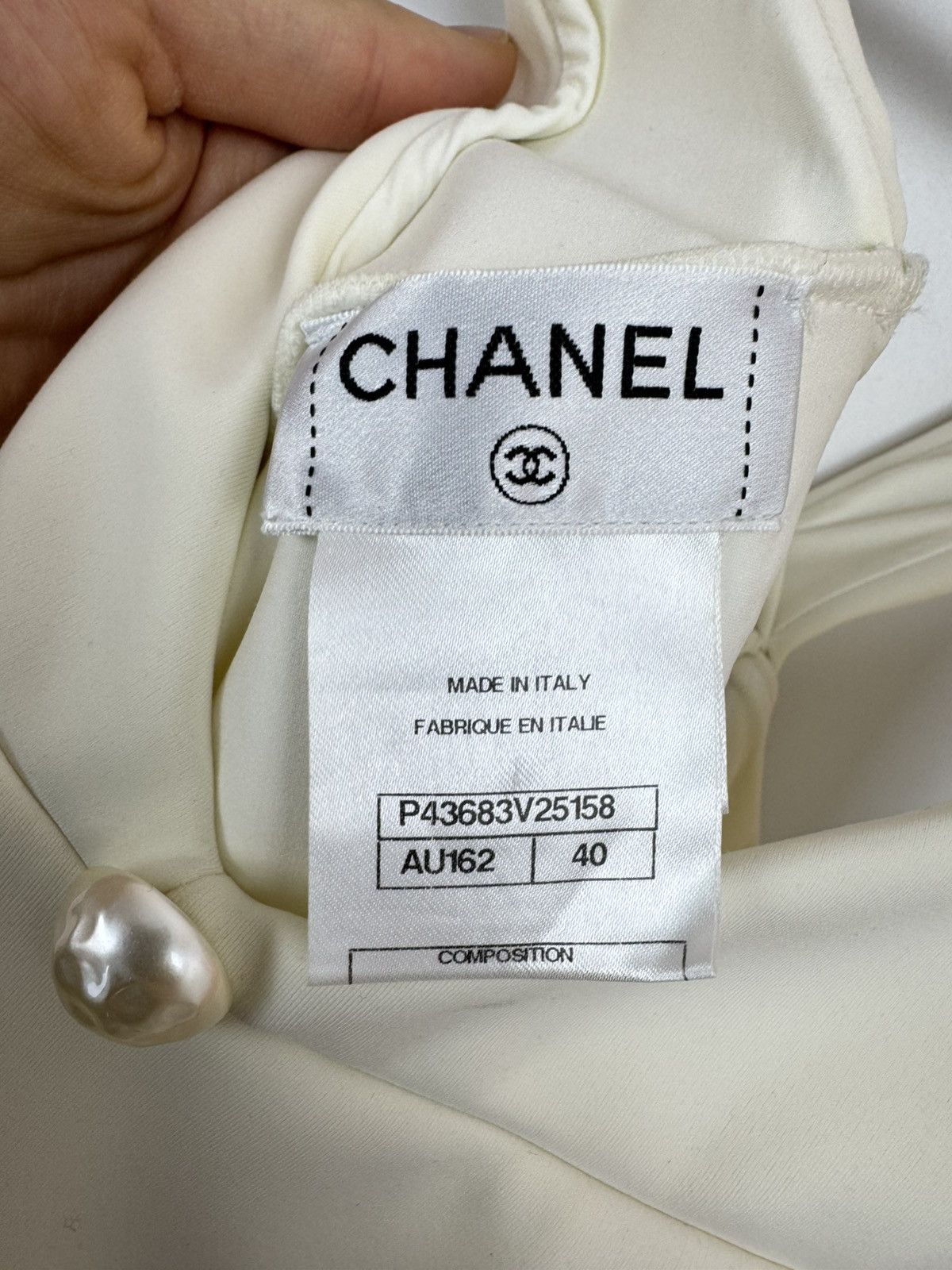 Chanel CHANEL 1 piece swimsuit White Swim Suit Rare Limited Size 28" / US 6 / IT 42 - 8 Thumbnail