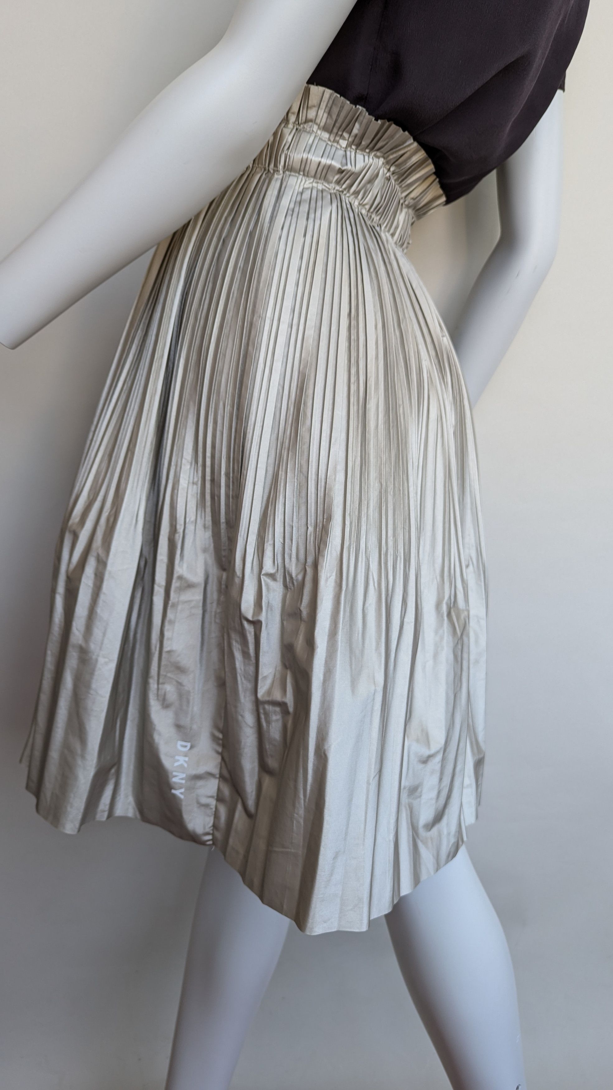 DKNY metallic pleated midi skirt Size 28" / US 6 / IT 42 - 7 Thumbnail