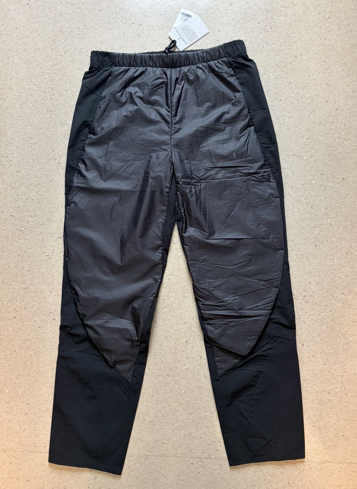On × POST ARCHIVE FACTION (PAF) On: + POST ARCHIVE FACTION Zero Shell Running Trousers Size US 32 / EU 48 - 1 Thumbnail
