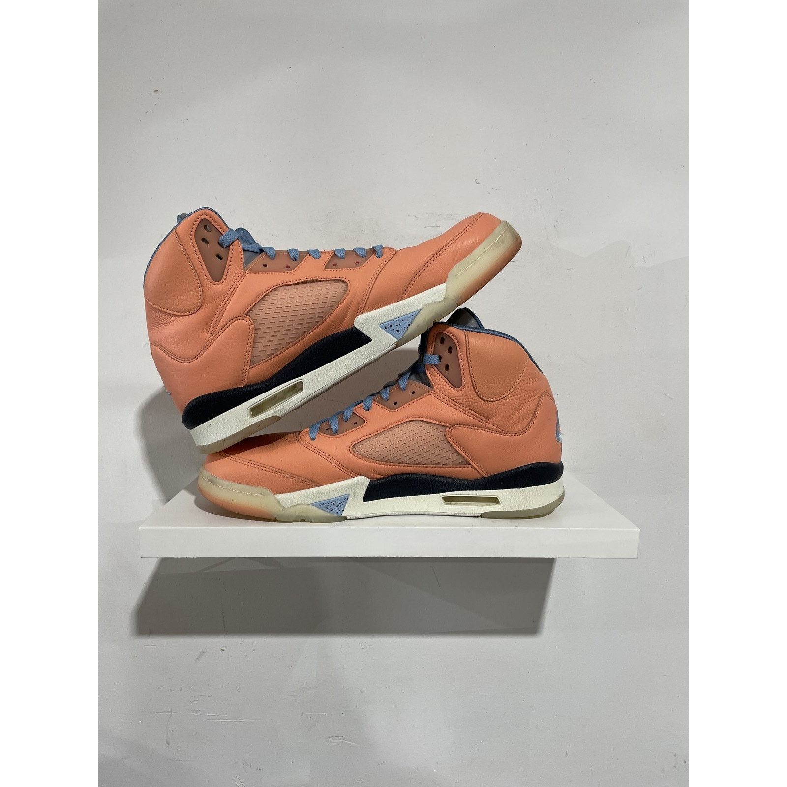 Jordan Brand JORDAN 5 CRIMSON BLISS WE THE BEST SIZE 12.5 PREOWNED Size US 12.5 / EU 45-46 - 2 Thumbnail