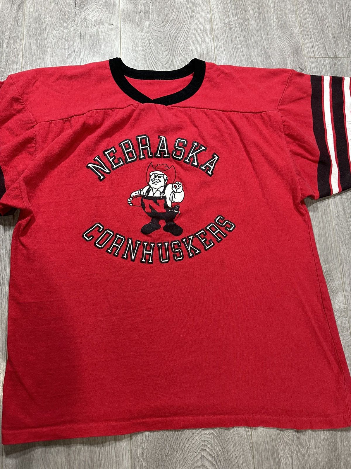 Vintage Vintage 70s 80s University of Nebraska Cornhuskers T Shirt Size US L / EU 52-54 / 3 - 3 Thumbnail
